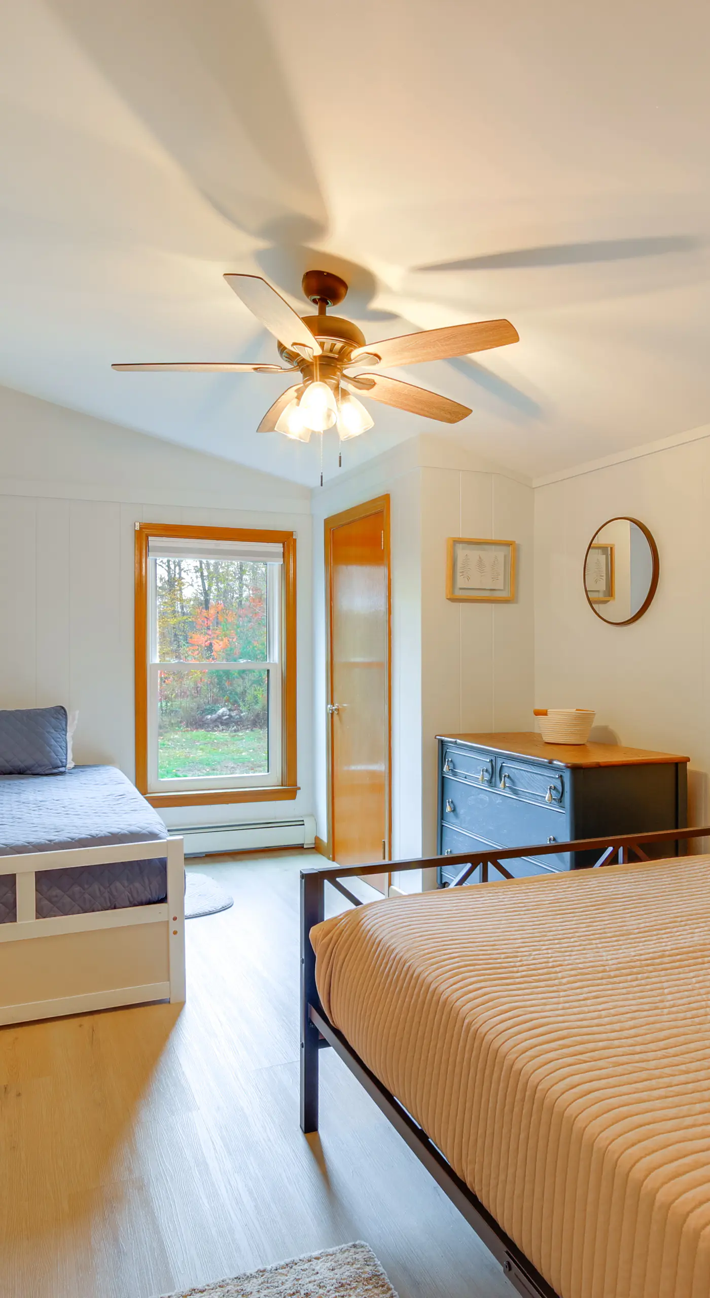 Comfortable Lincoln Home: Walk to Main Street!