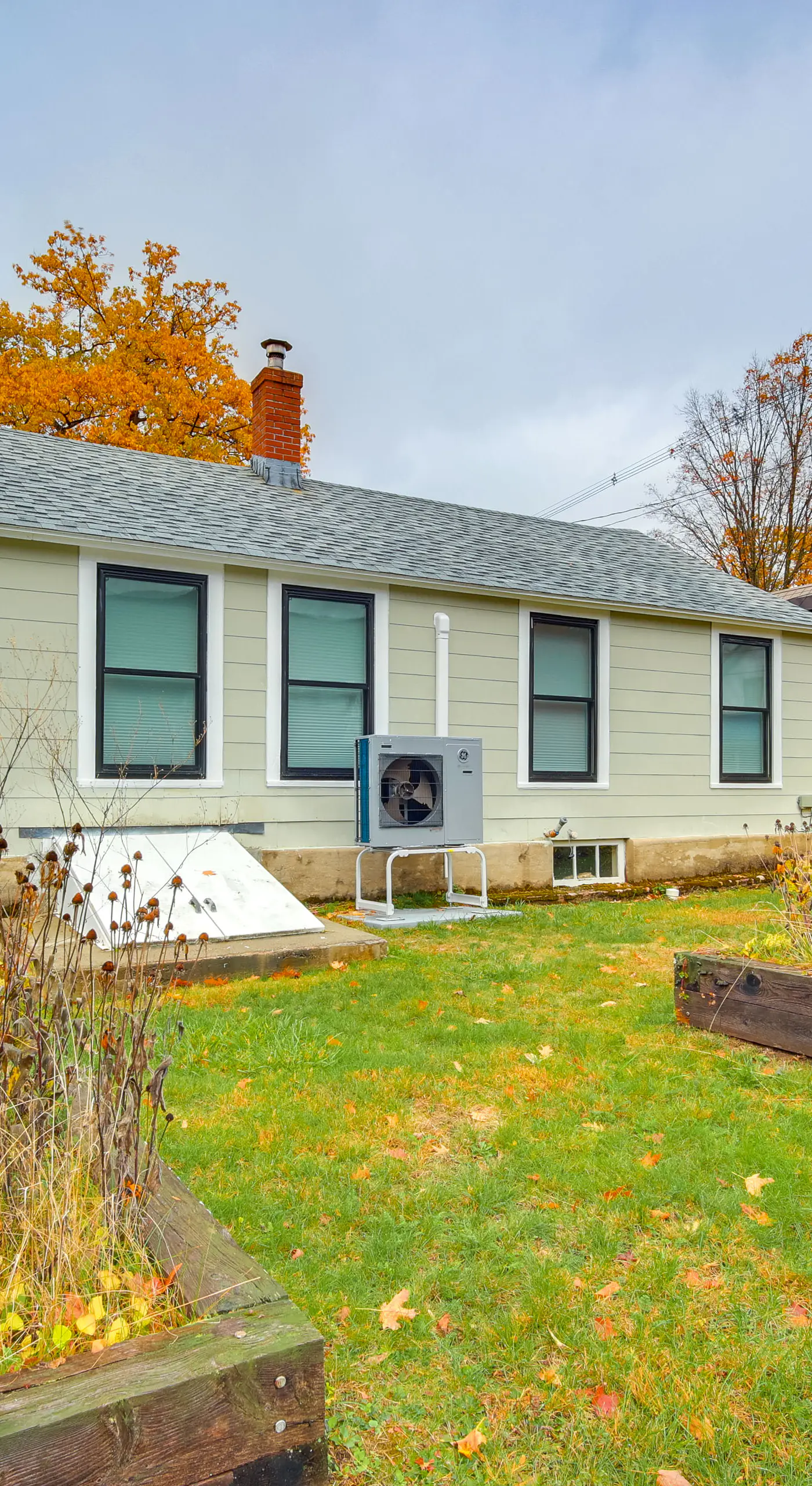 Comfortable Lincoln Home: Walk to Main Street!