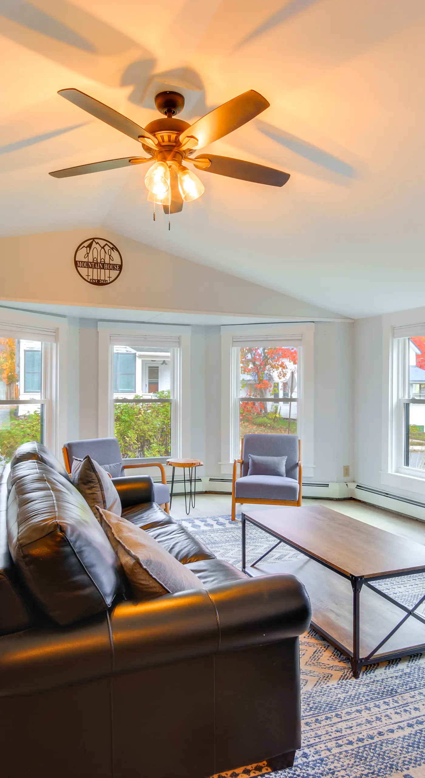 Comfortable Lincoln Home: Walk to Main Street!