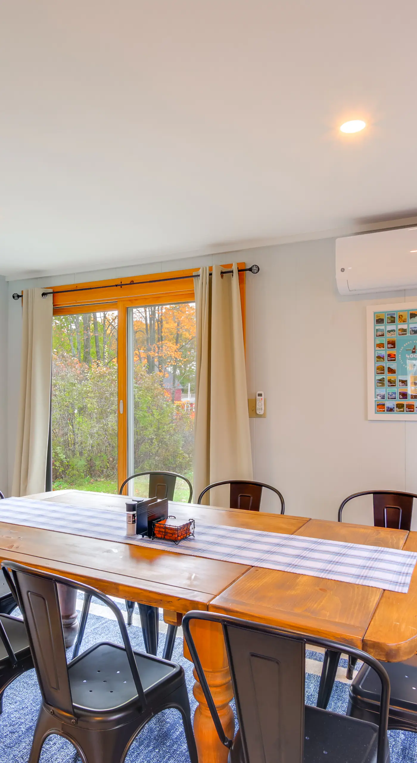Comfortable Lincoln Home: Walk to Main Street!