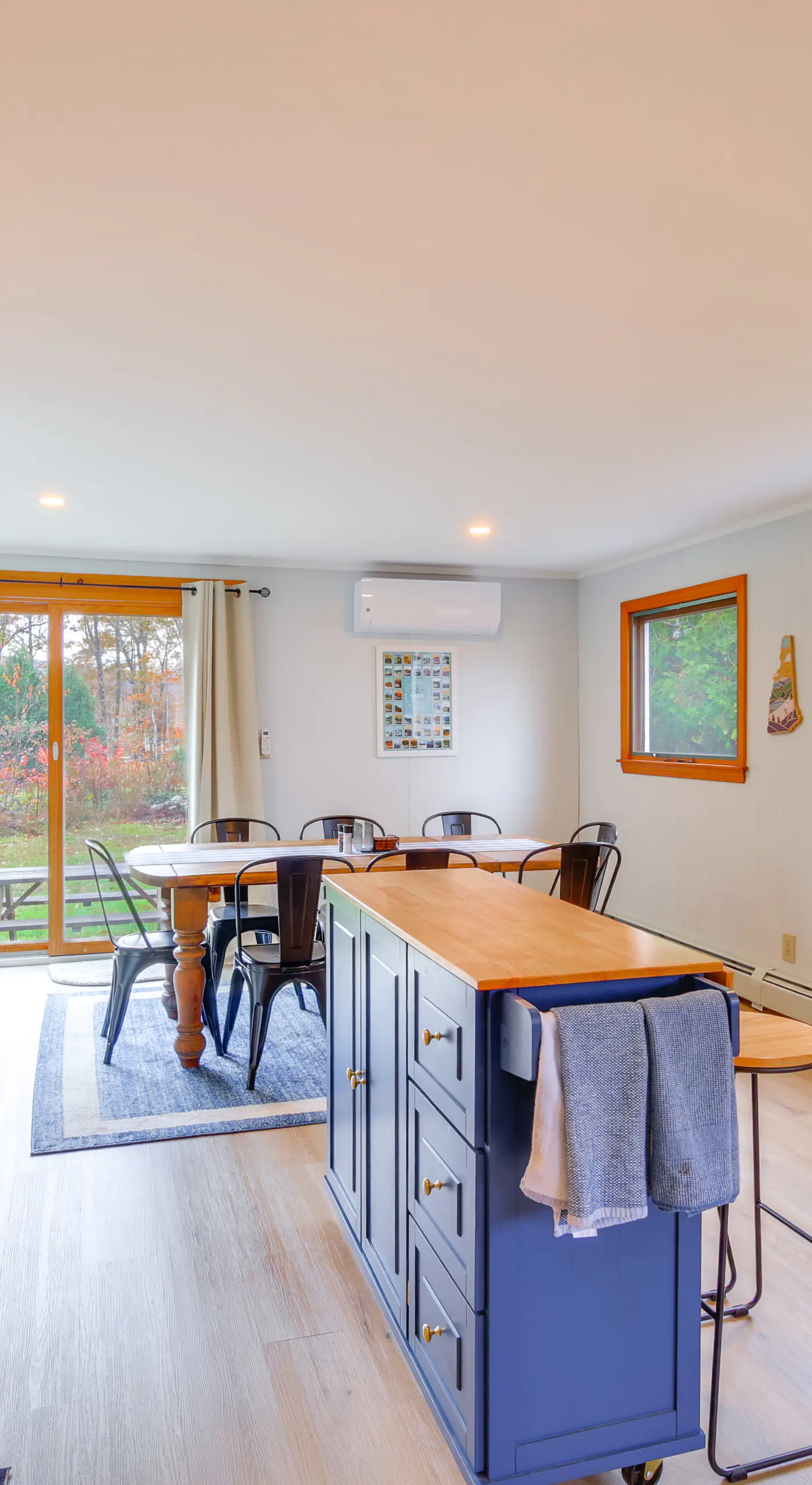 Comfortable Lincoln Home: Walk to Main Street!
