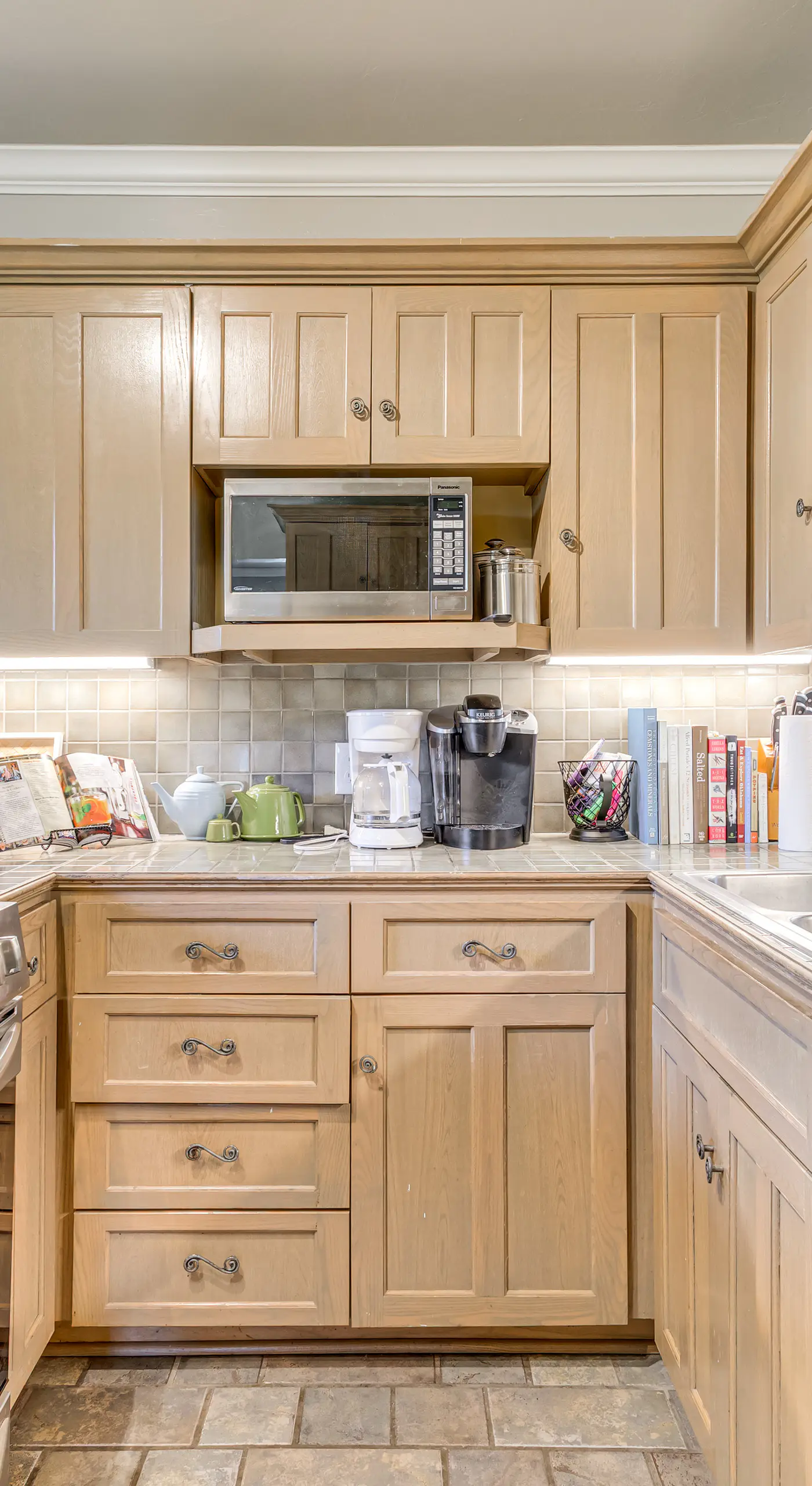 3 Mi to Dtwn OKC: Pet-Friendly Paseo Gem!