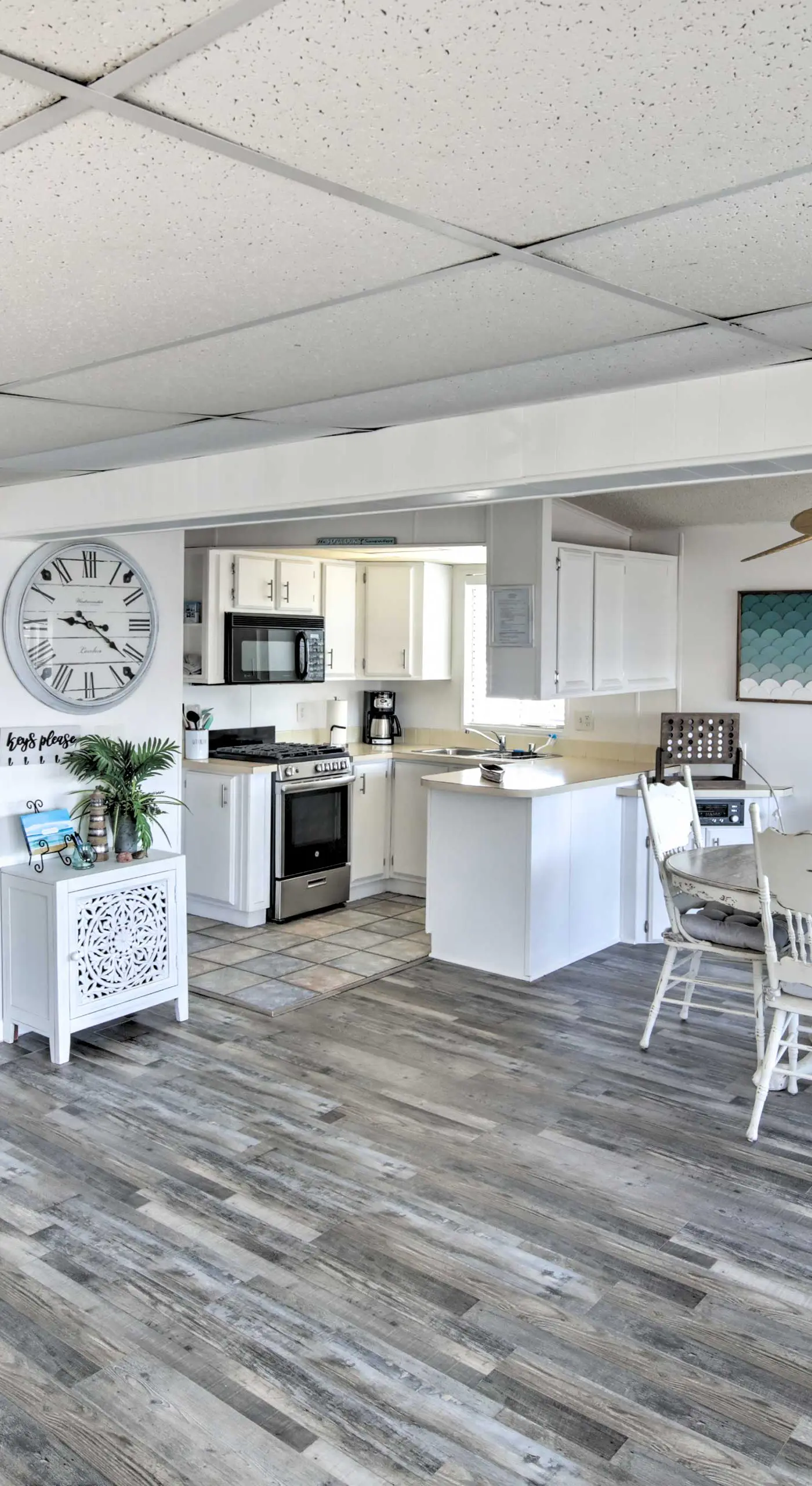 Lake Havasu Home w/ Resort Perks, Walk to Lake