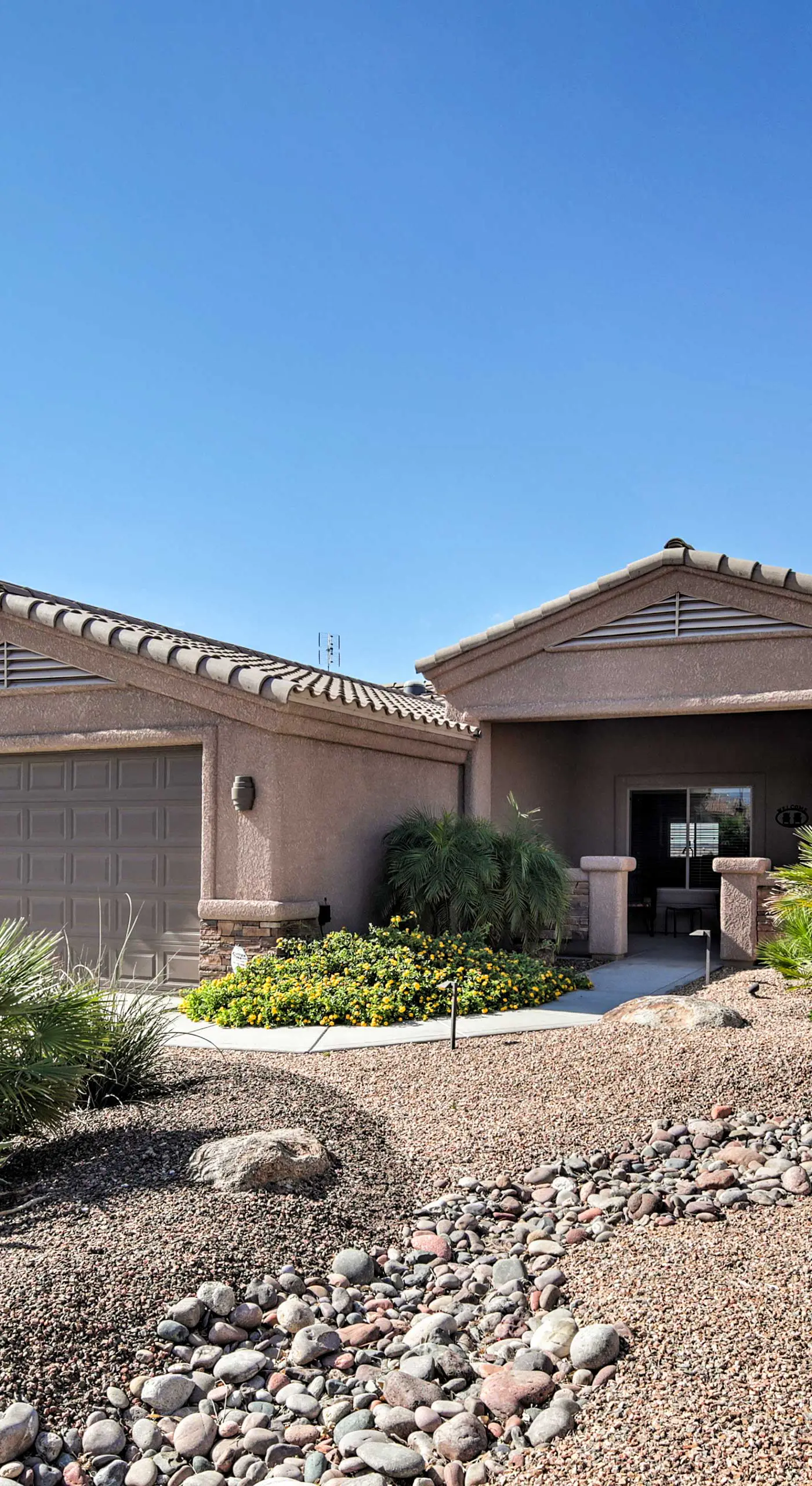 Pool, Hot Tub & Lake Views: Lake Havasu Home!