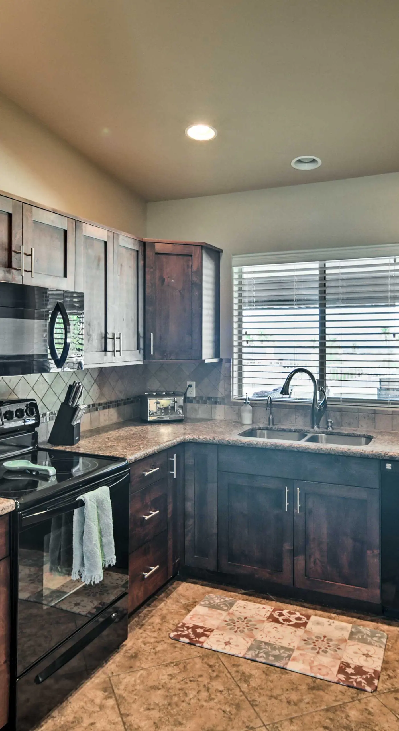 Pool, Hot Tub & Lake Views: Lake Havasu Home!