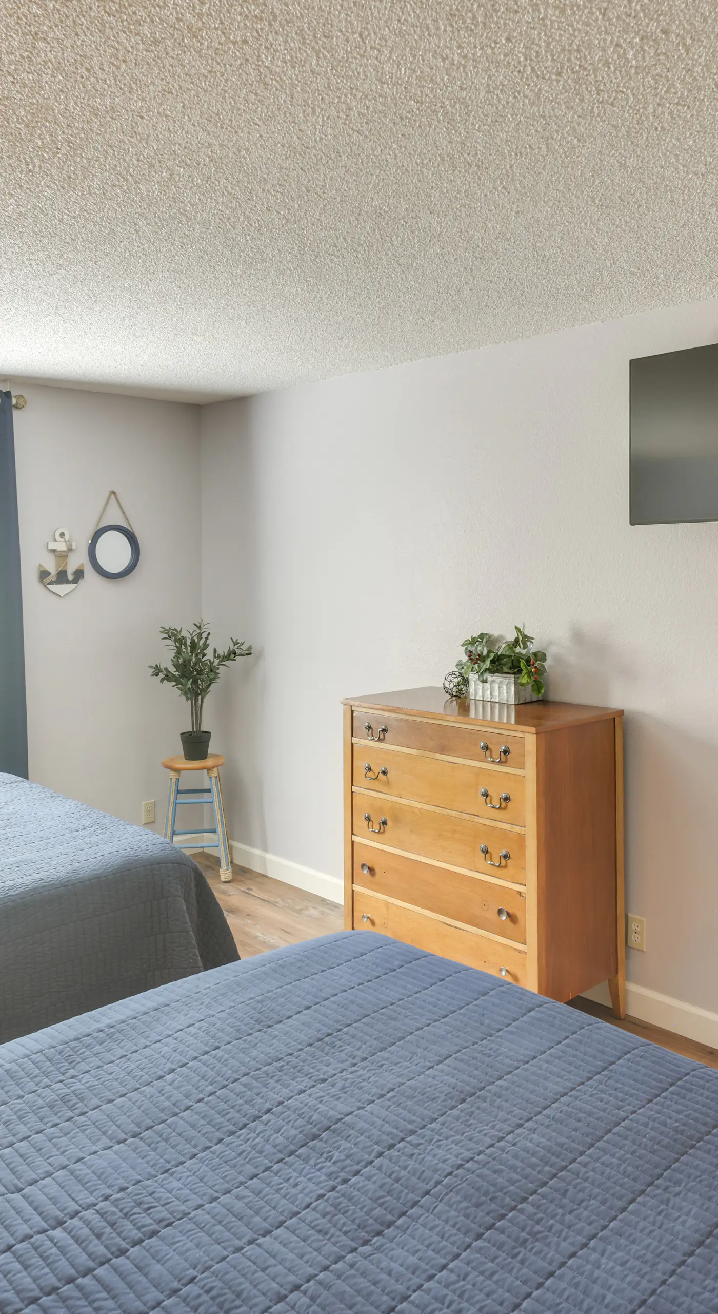 Walk to Lake, Dining & Shops: Lake Havasu Condo