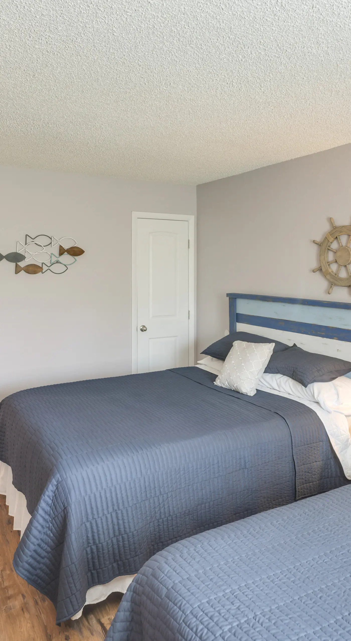 Walk to Lake, Dining & Shops: Lake Havasu Condo