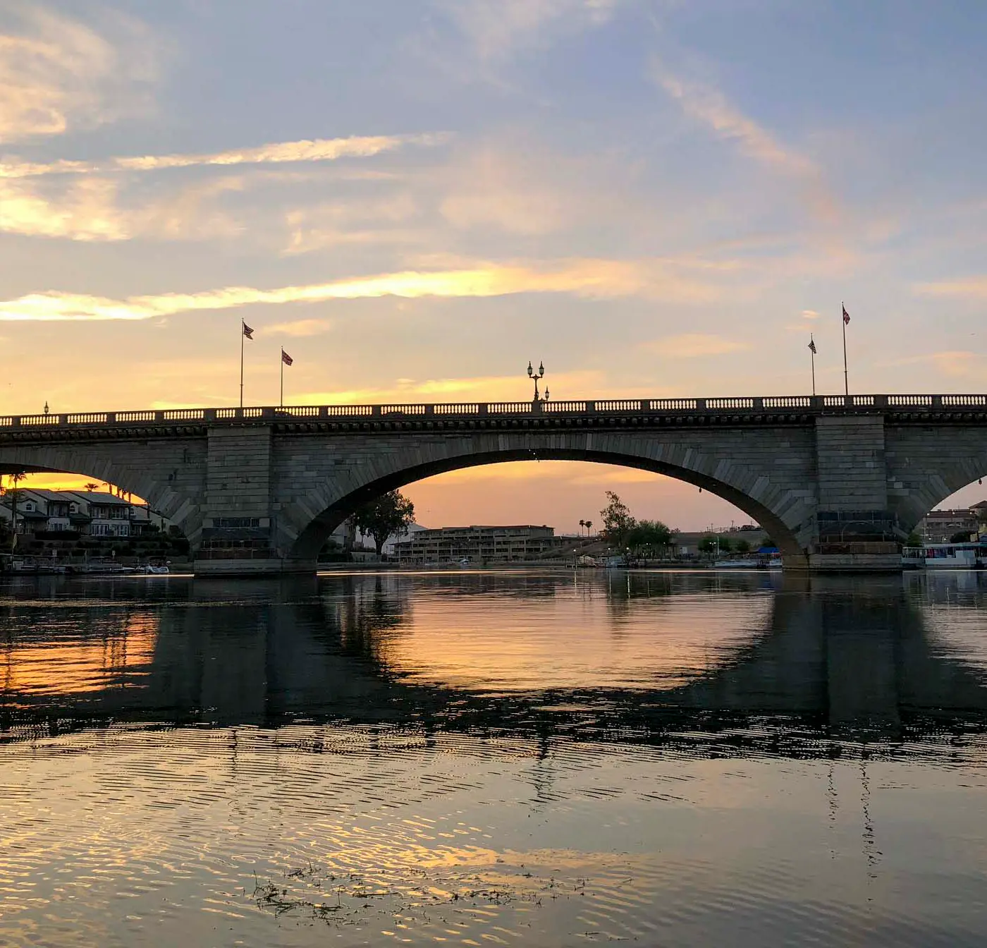 Walk to Lake, Dining & Shops: Lake Havasu Condo