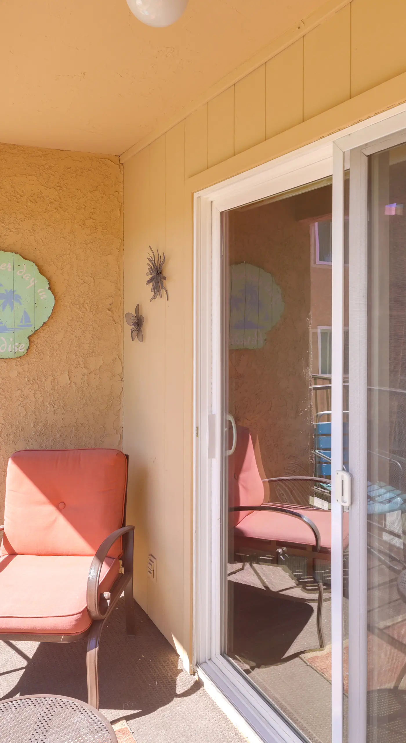 Walk to Lake, Dining & Shops: Lake Havasu Condo