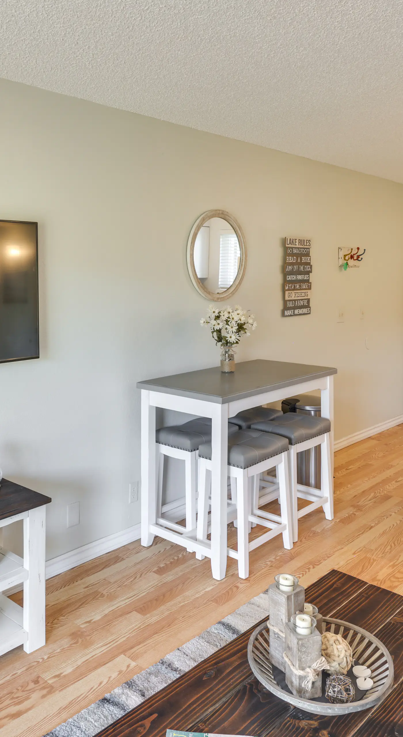 Walk to Lake, Dining & Shops: Lake Havasu Condo