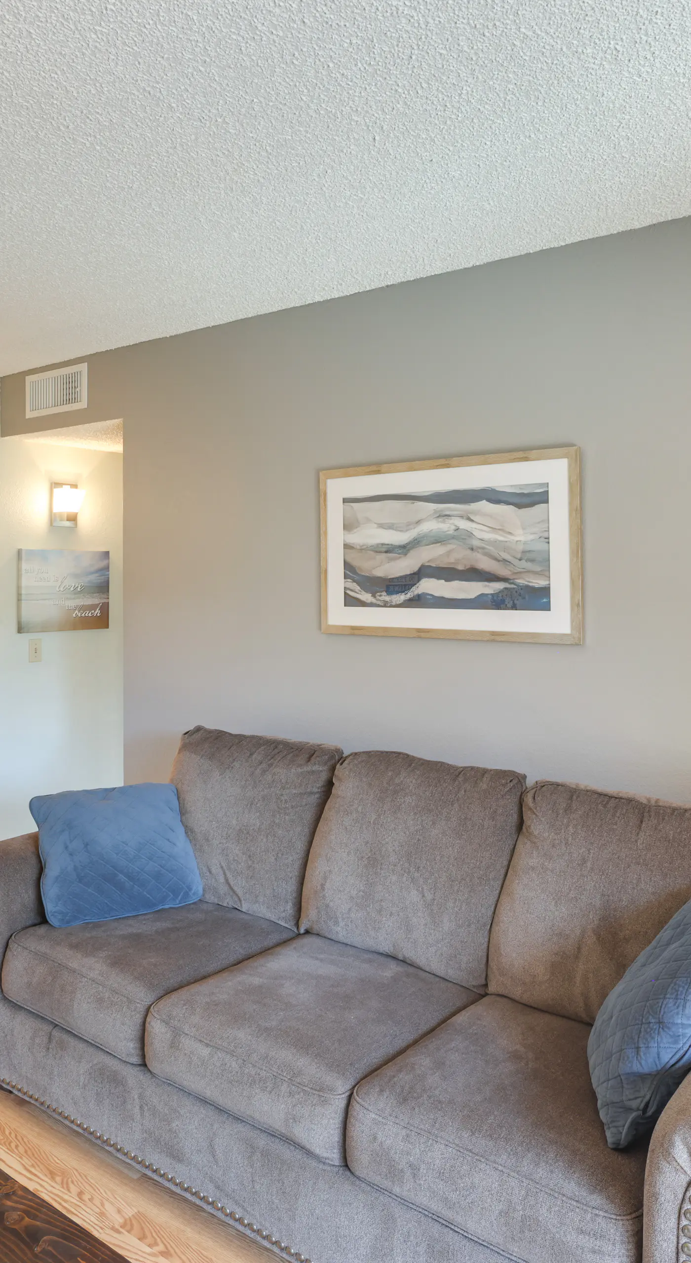 Walk to Lake, Dining & Shops: Lake Havasu Condo