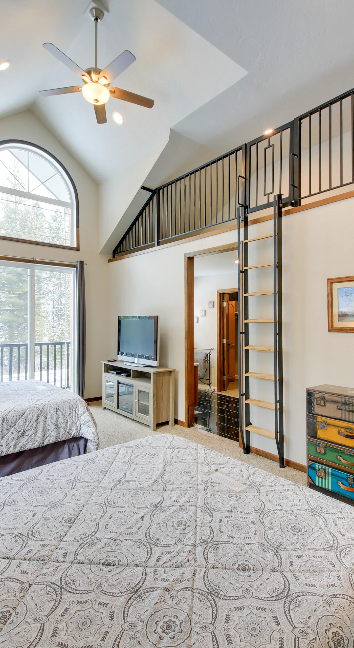 Expansive Group Lake House w/ Private Hot Tub!