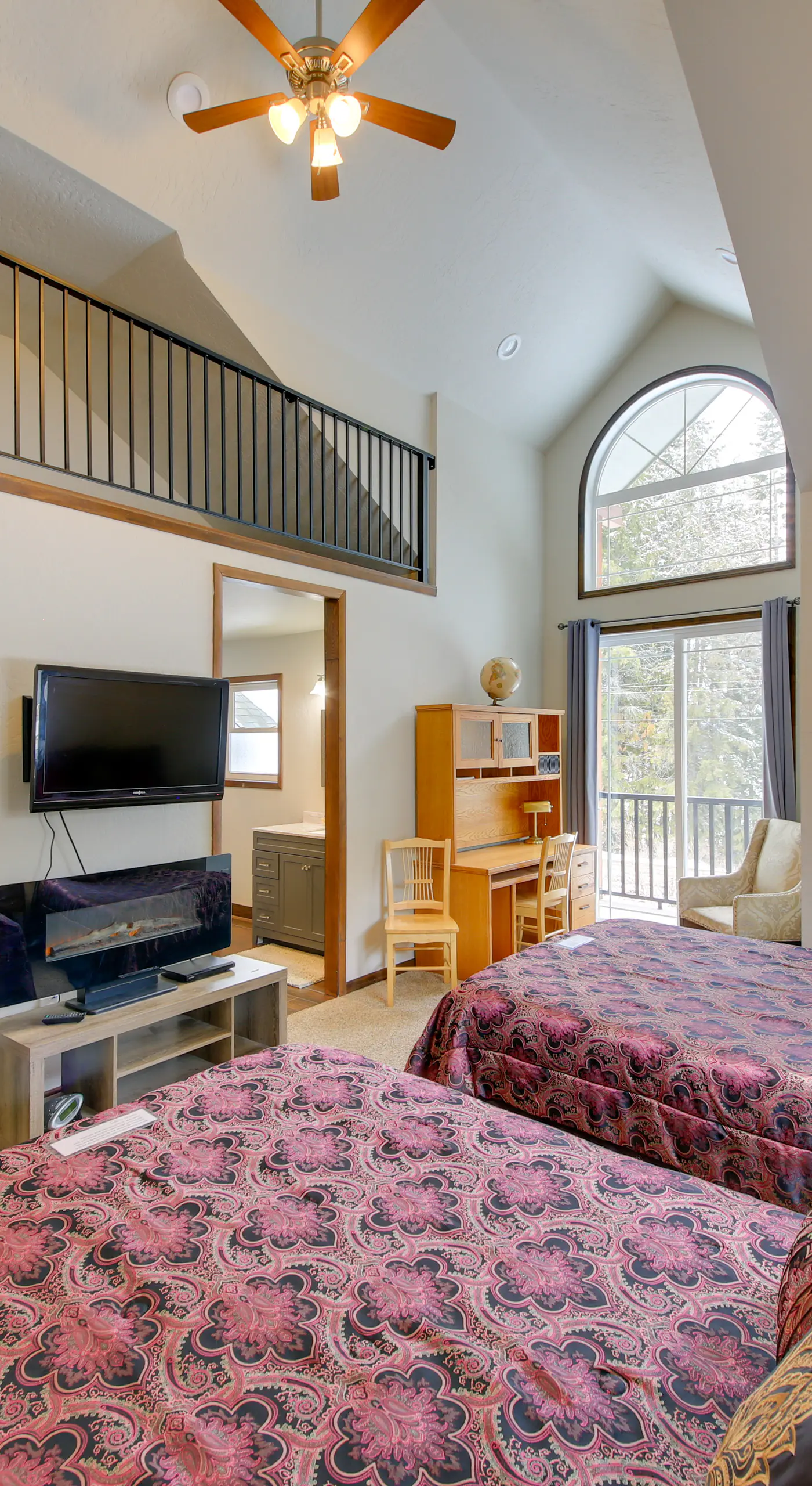 Expansive Group Lake House w/ Private Hot Tub!