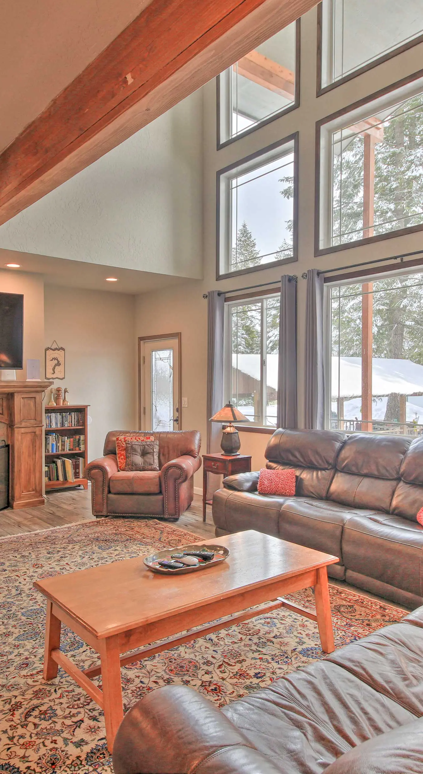 Expansive Group Lake House w/ Private Hot Tub!