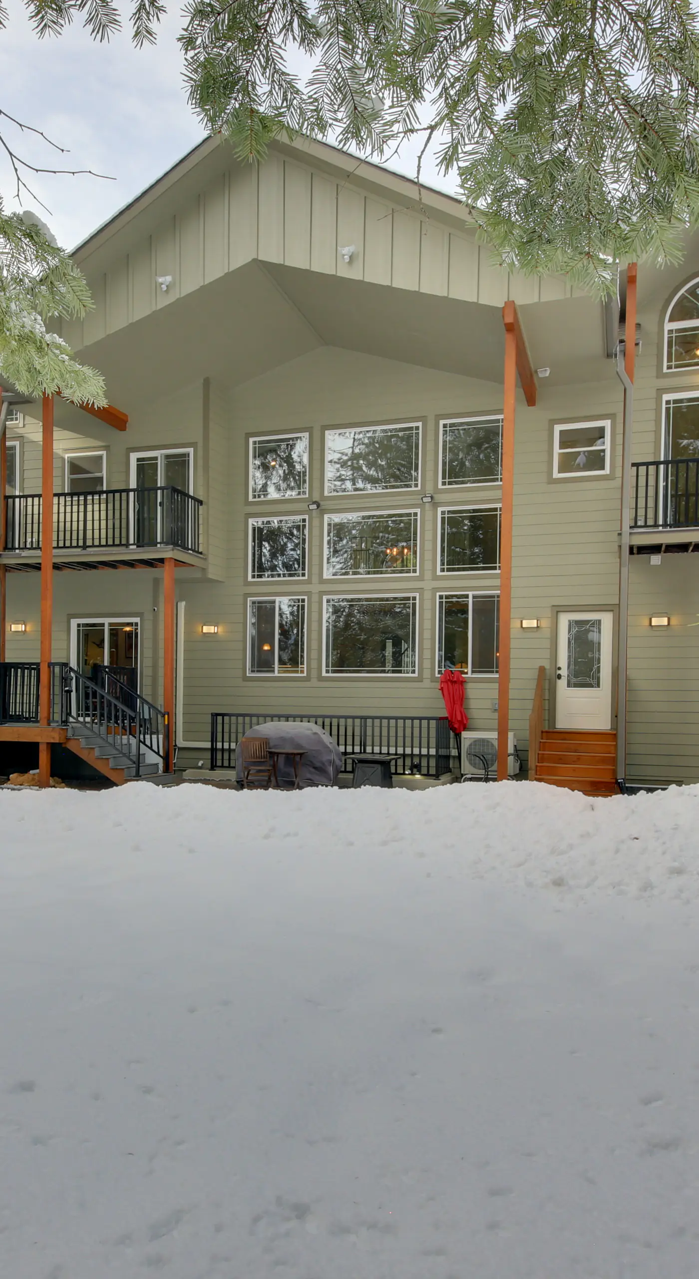 Expansive Group Lake House w/ Private Hot Tub!