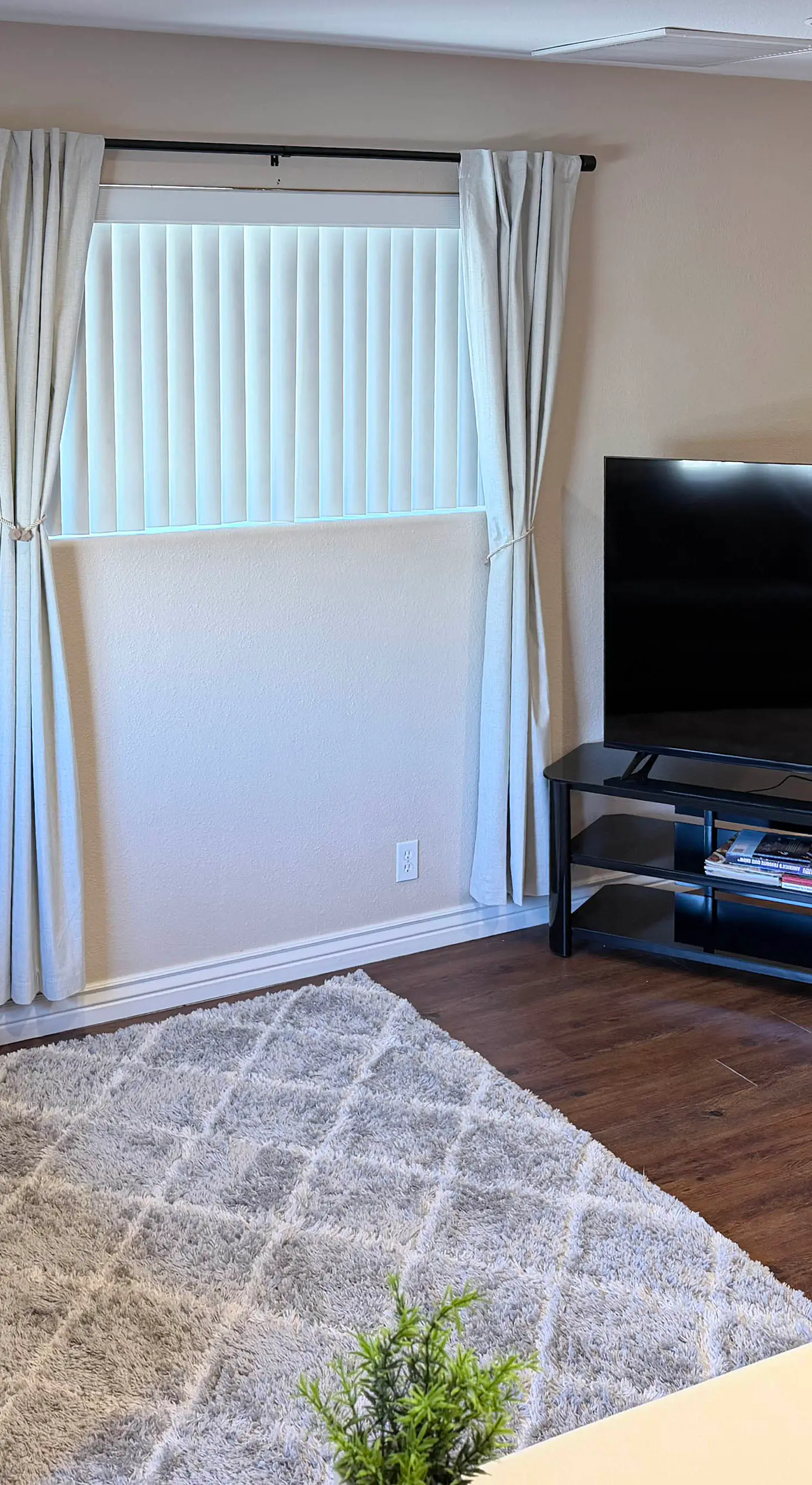 Near Parks, Shops & Eats! Bullhead City Casita