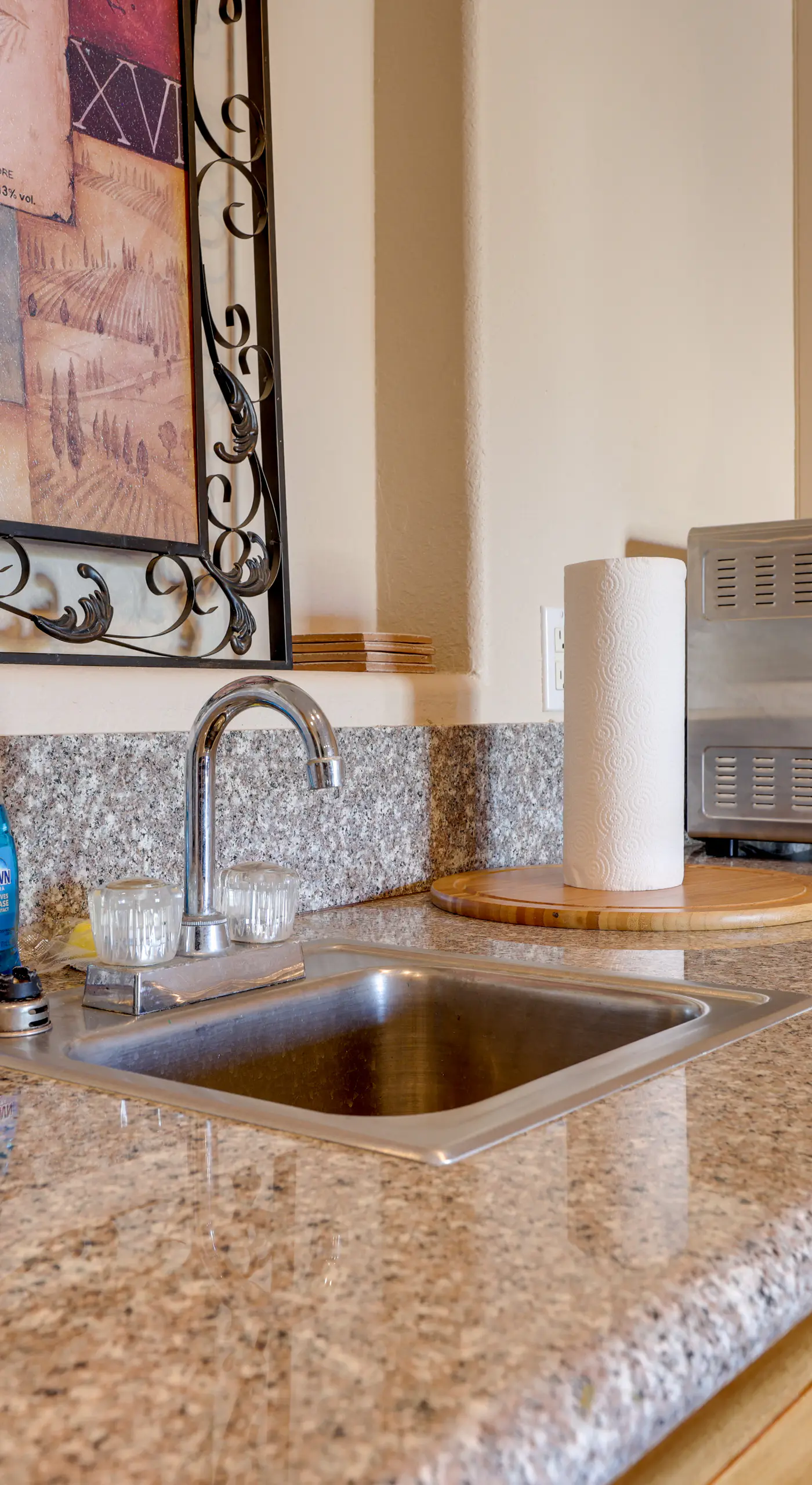 Near Parks, Shops & Eats! Bullhead City Casita