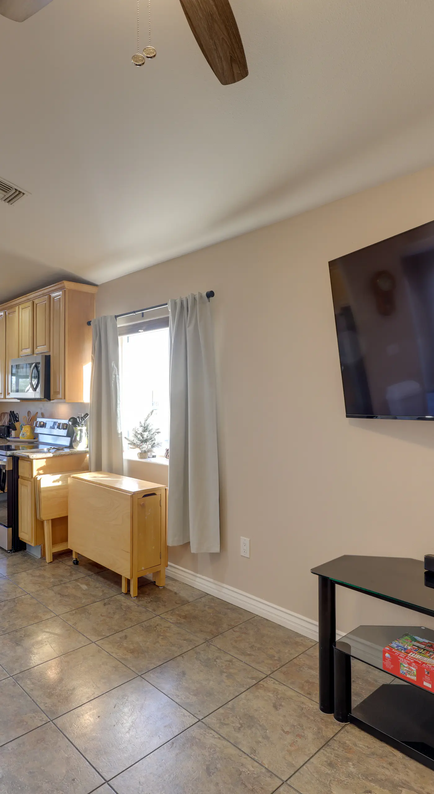 2 Mi to Rotary Park! Pet-Friendly Home w/ Fire Pit