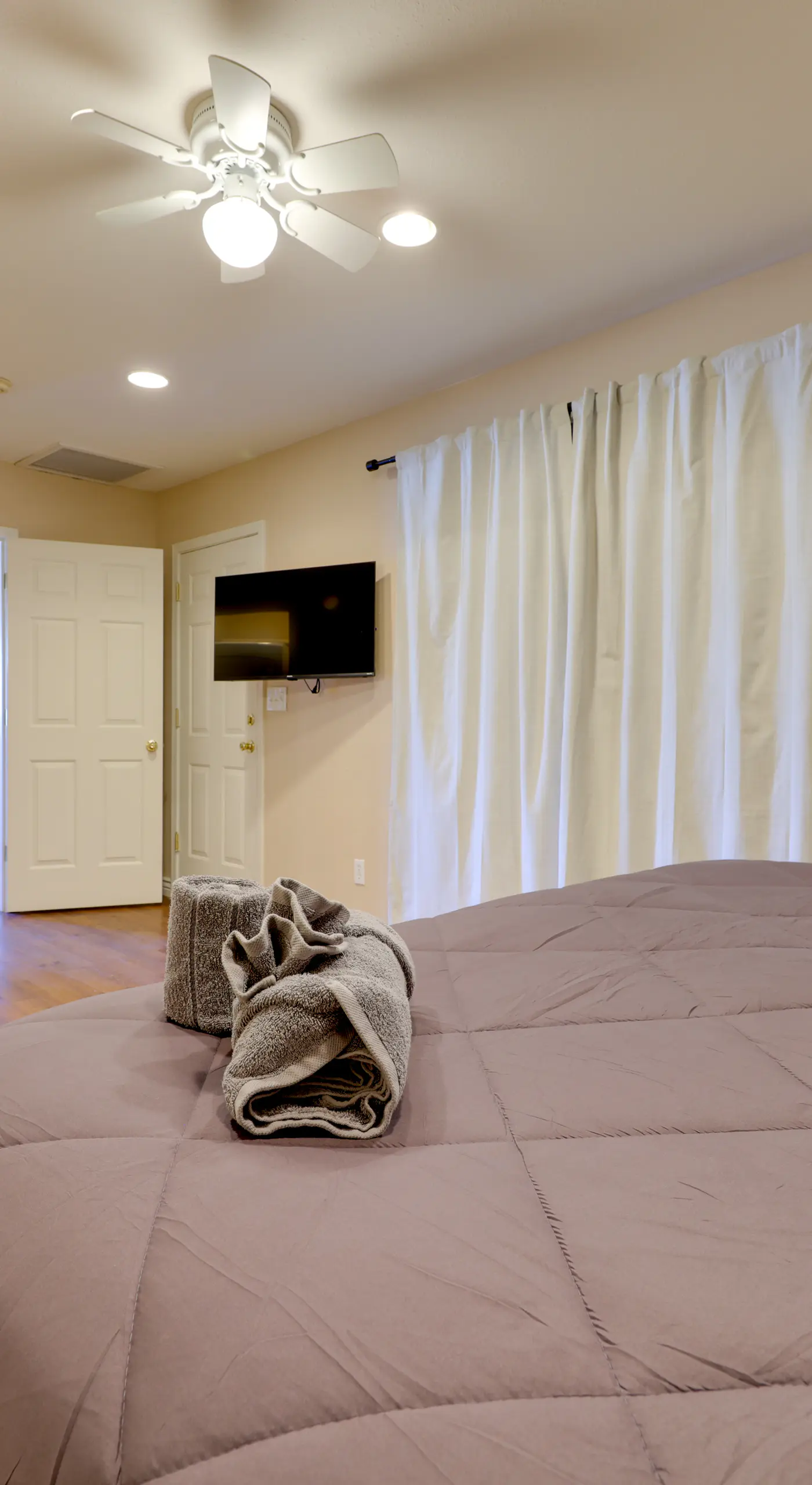 2 Mi to Rotary Park! Pet-Friendly Home w/ Fire Pit