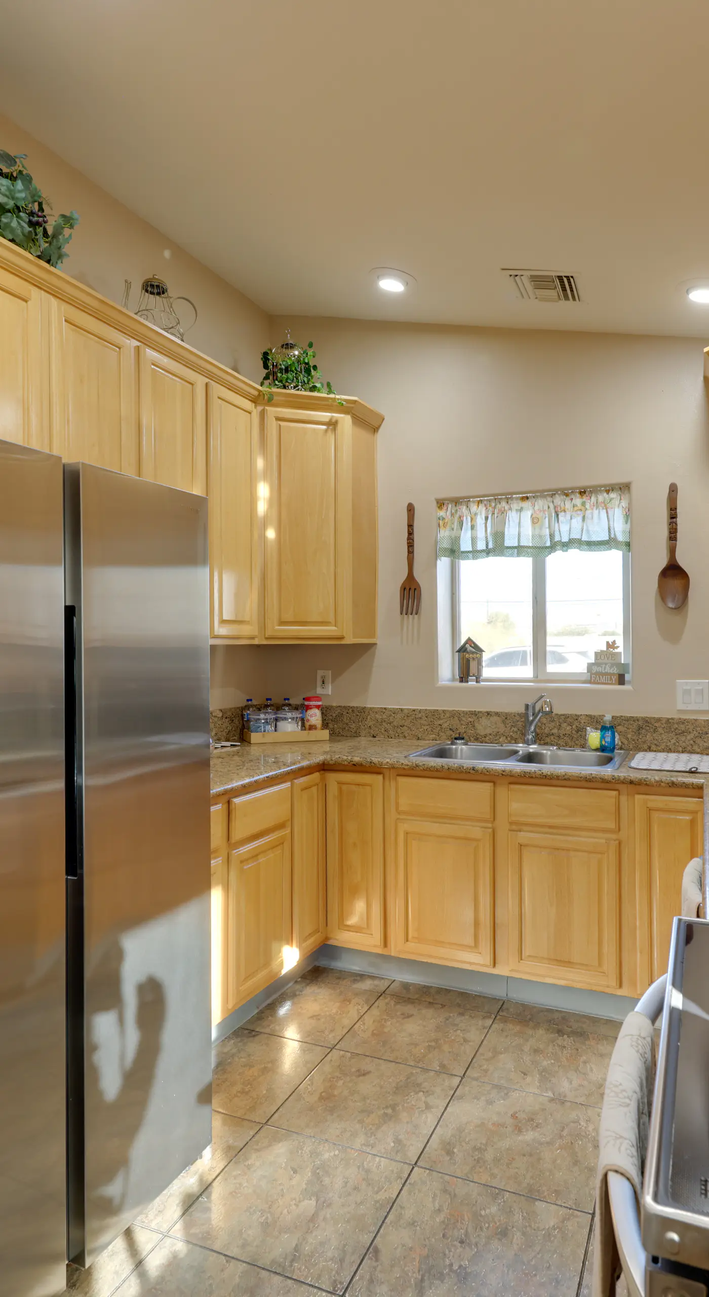 2 Mi to Rotary Park! Pet-Friendly Home w/ Fire Pit