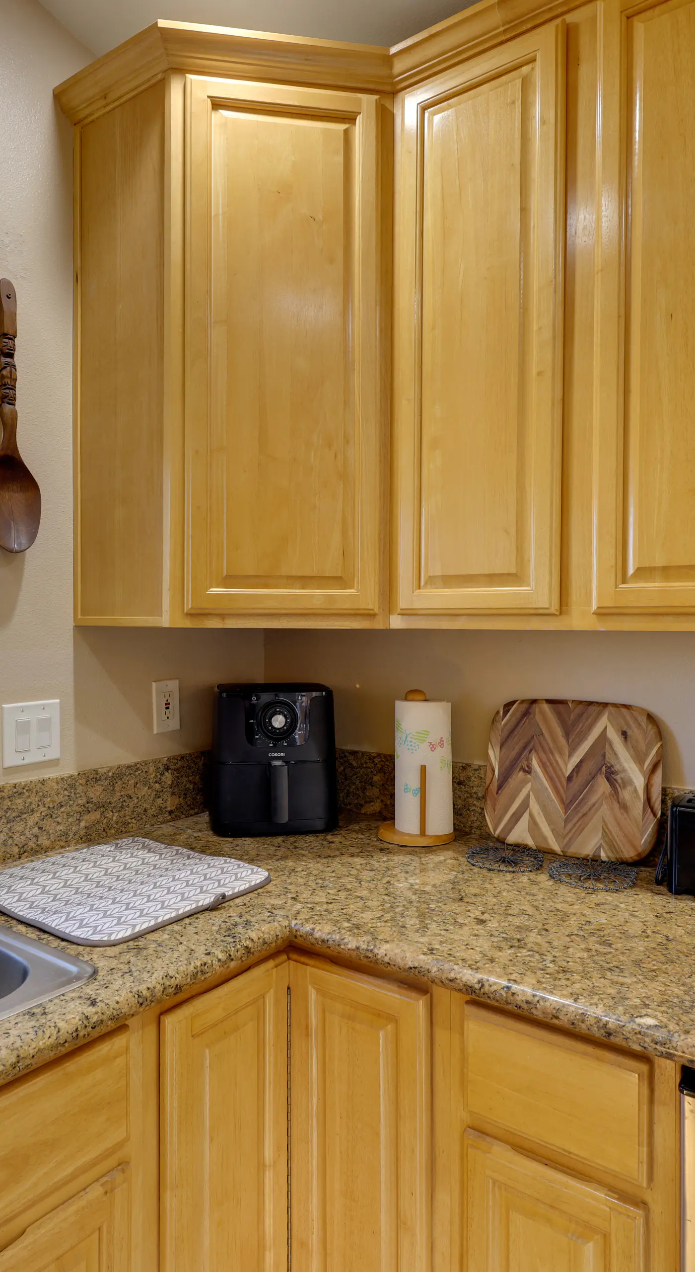 2 Mi to Rotary Park! Pet-Friendly Home w/ Fire Pit