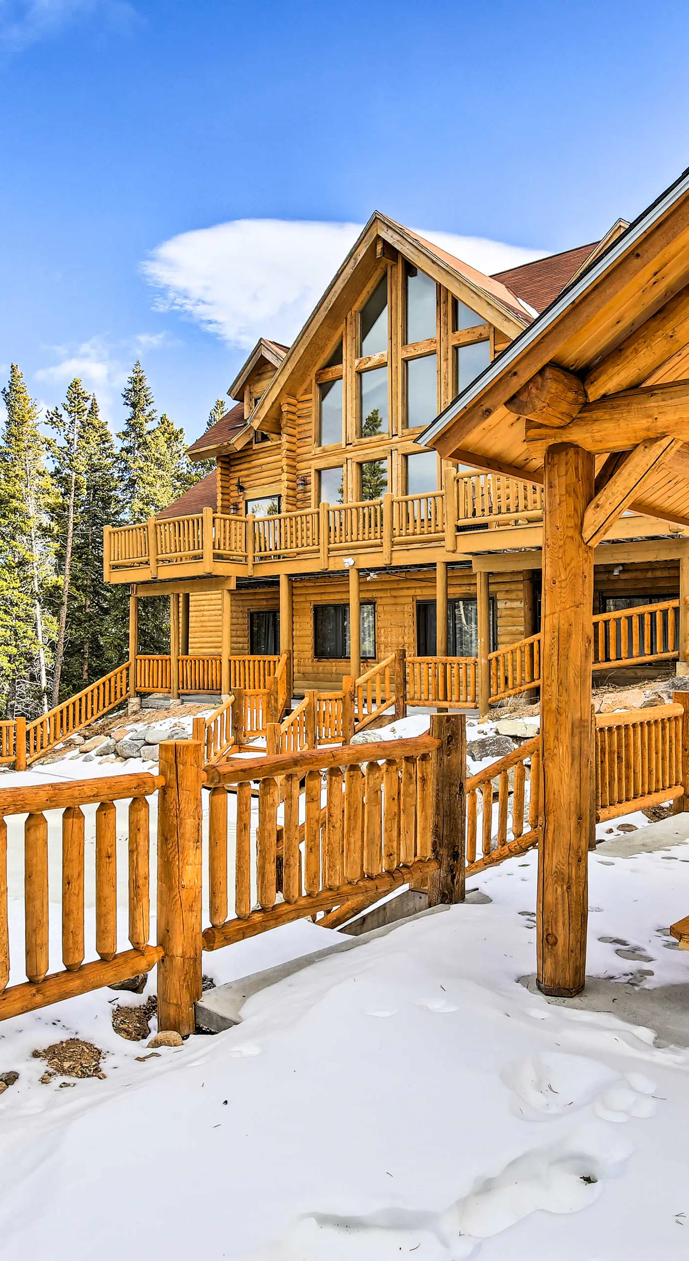 Expansive Alma Cabin w/ Hot Tub & Mountain Views!
