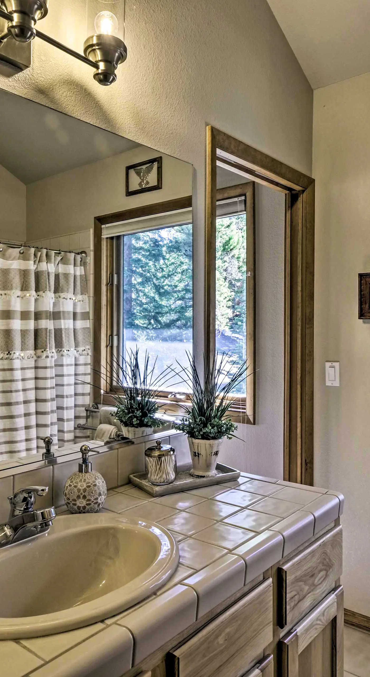 Spacious Fairplay Retreat w/ Hot Tub & Fire Pit!