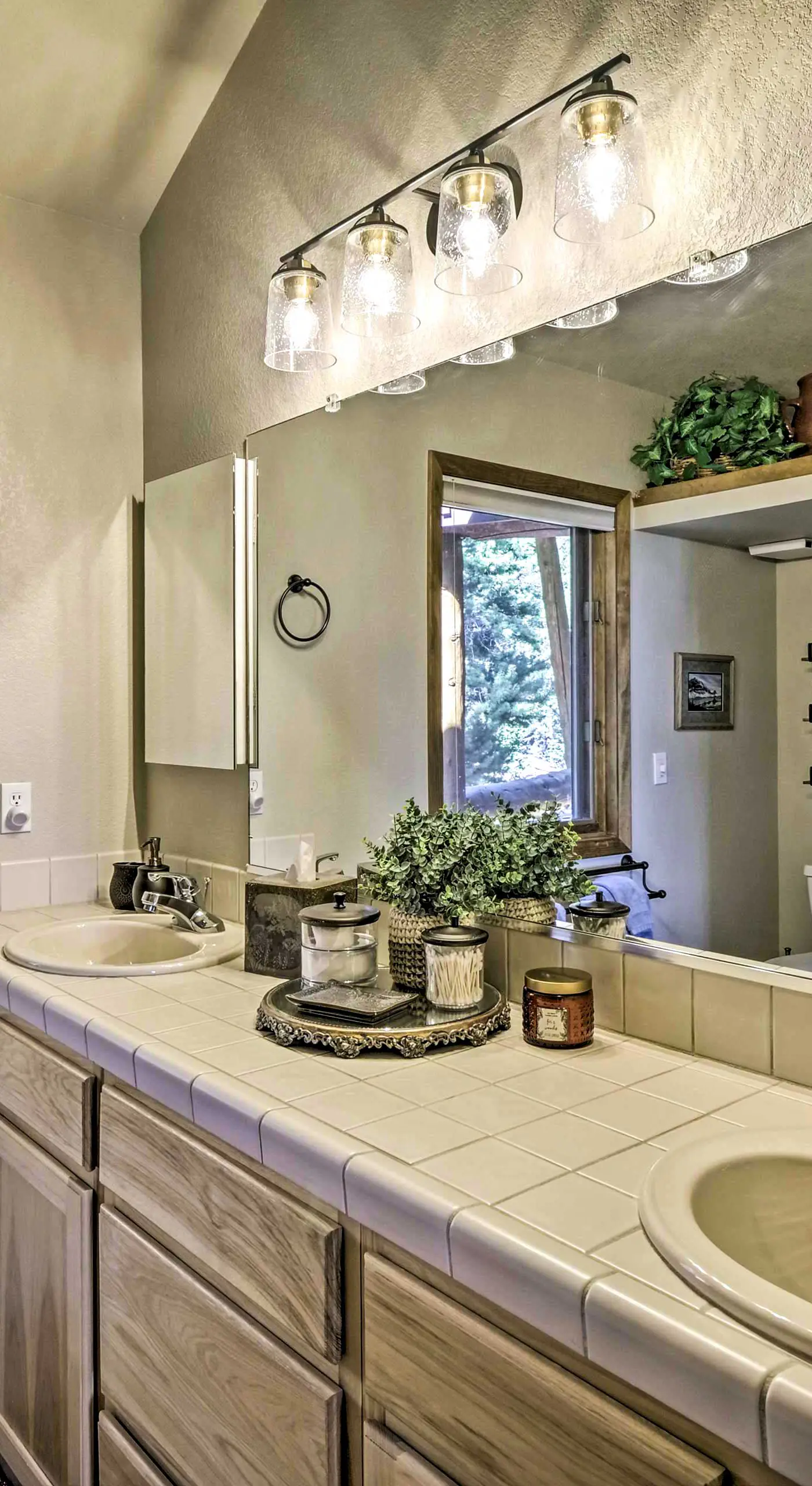 Spacious Fairplay Retreat w/ Hot Tub & Fire Pit!