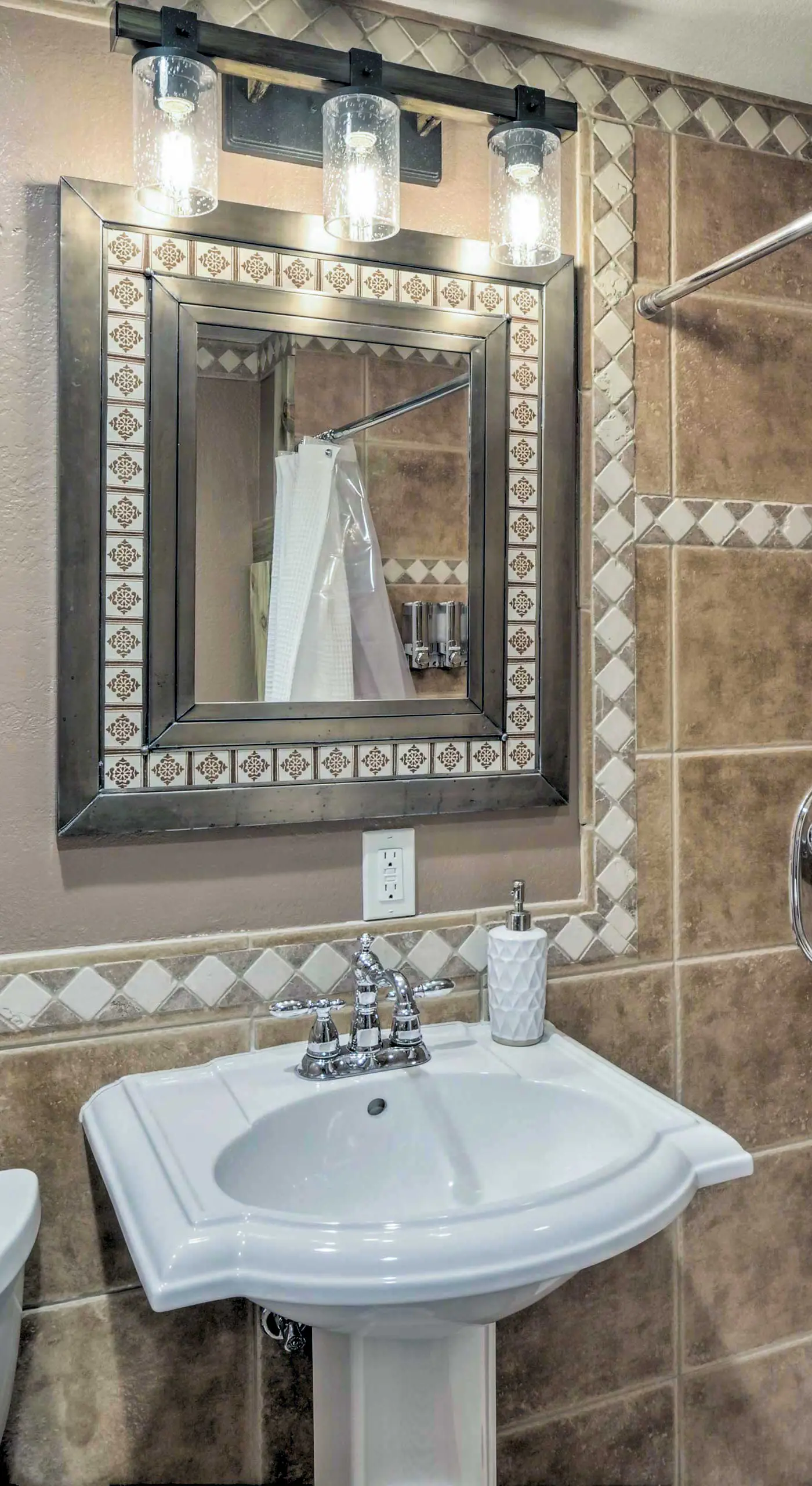 Spacious Fairplay Retreat w/ Hot Tub & Fire Pit!