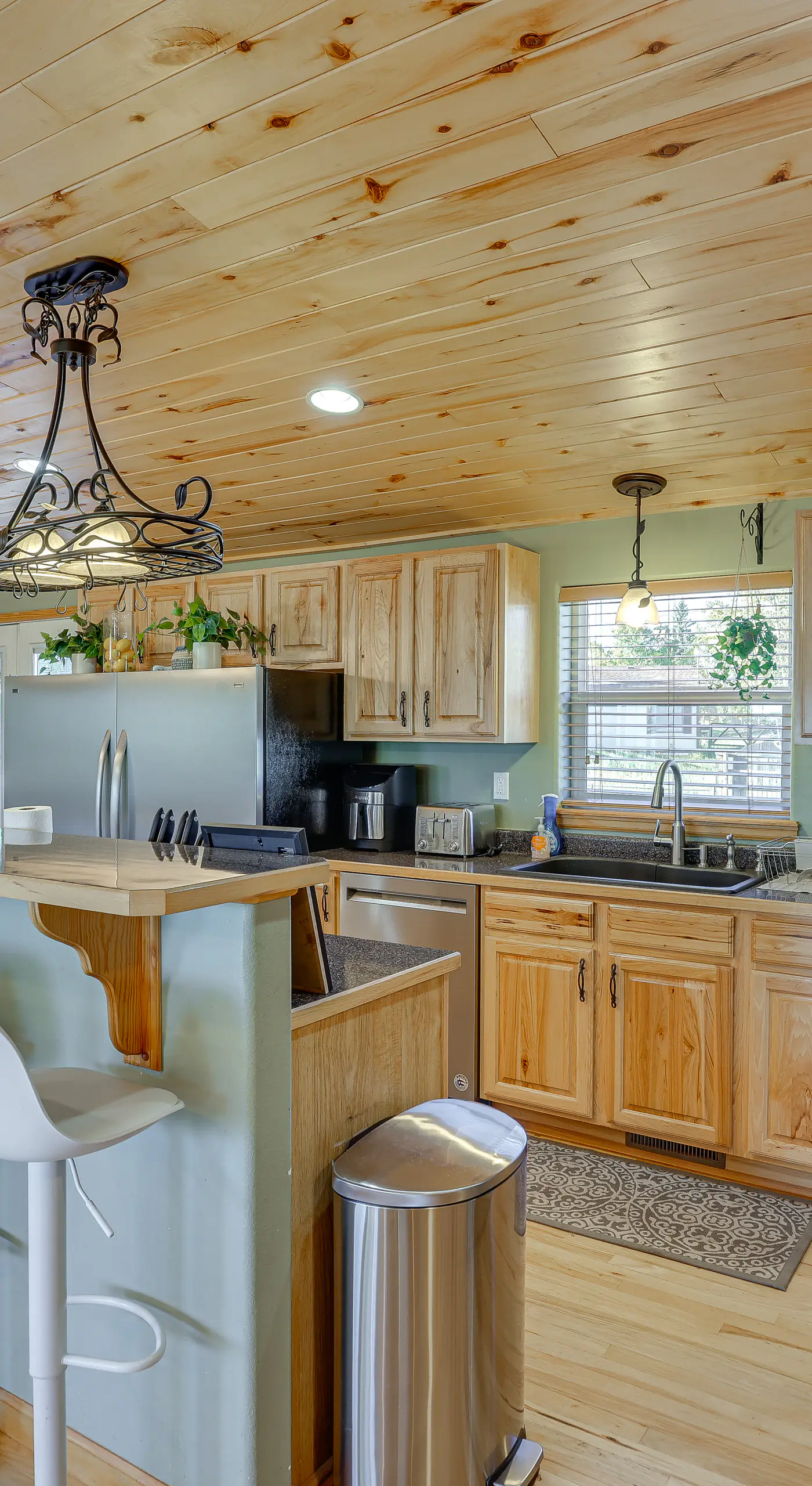2023010592 Fairplay Home w/ Hot Tub & Fireplace!