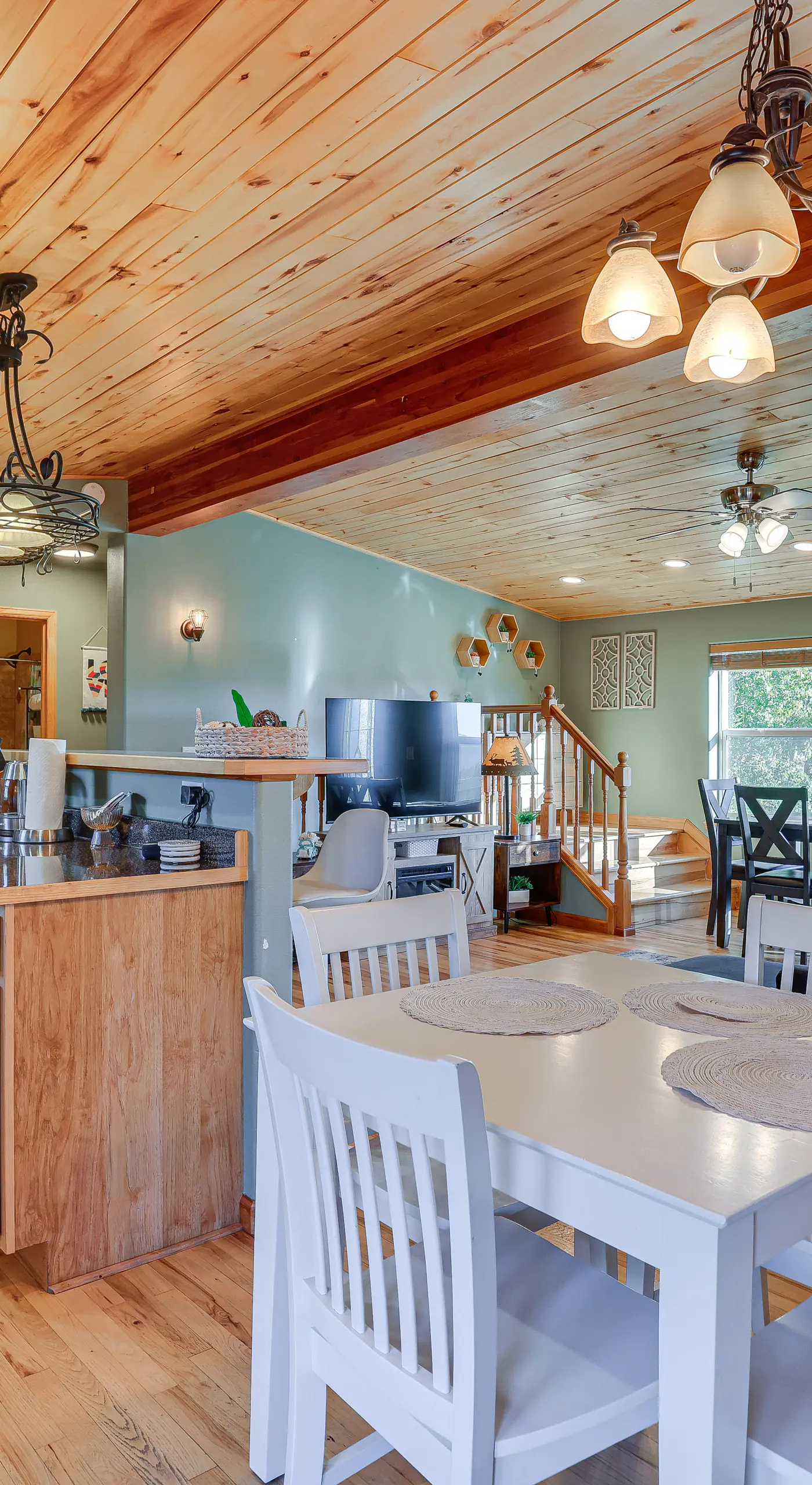 2023010592 Fairplay Home w/ Hot Tub & Fireplace!