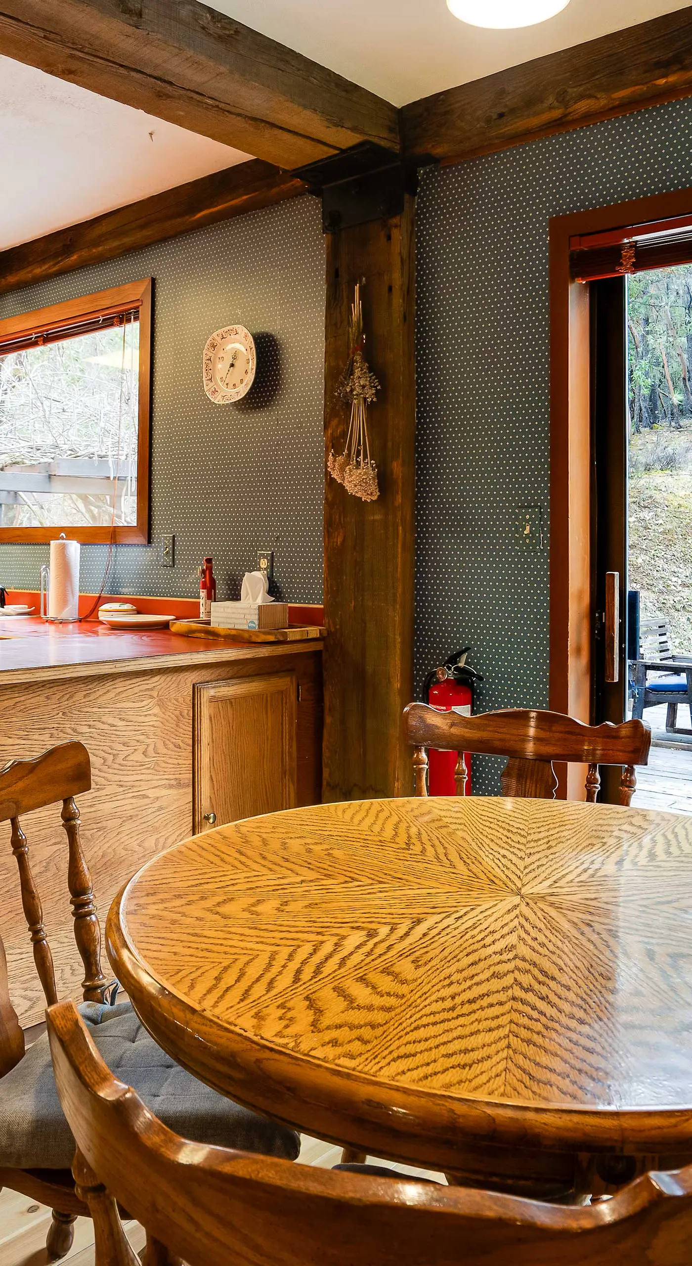 Peaceful Applegate River Valley Sanctuary!