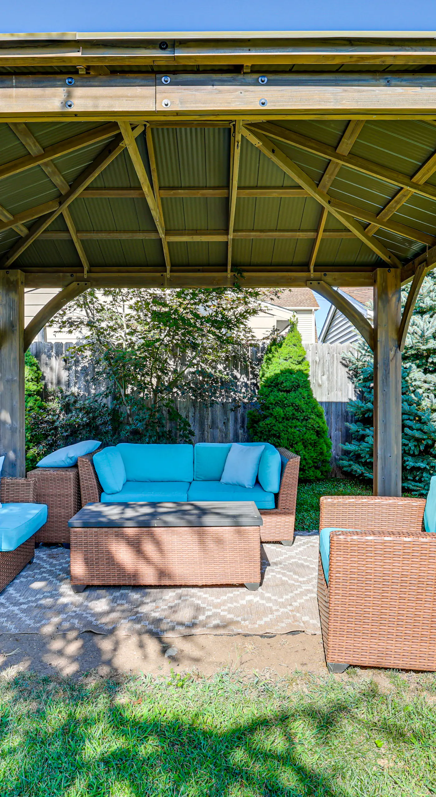 Near Yale & Lighthouse Point Beach: Home w/ Pool!