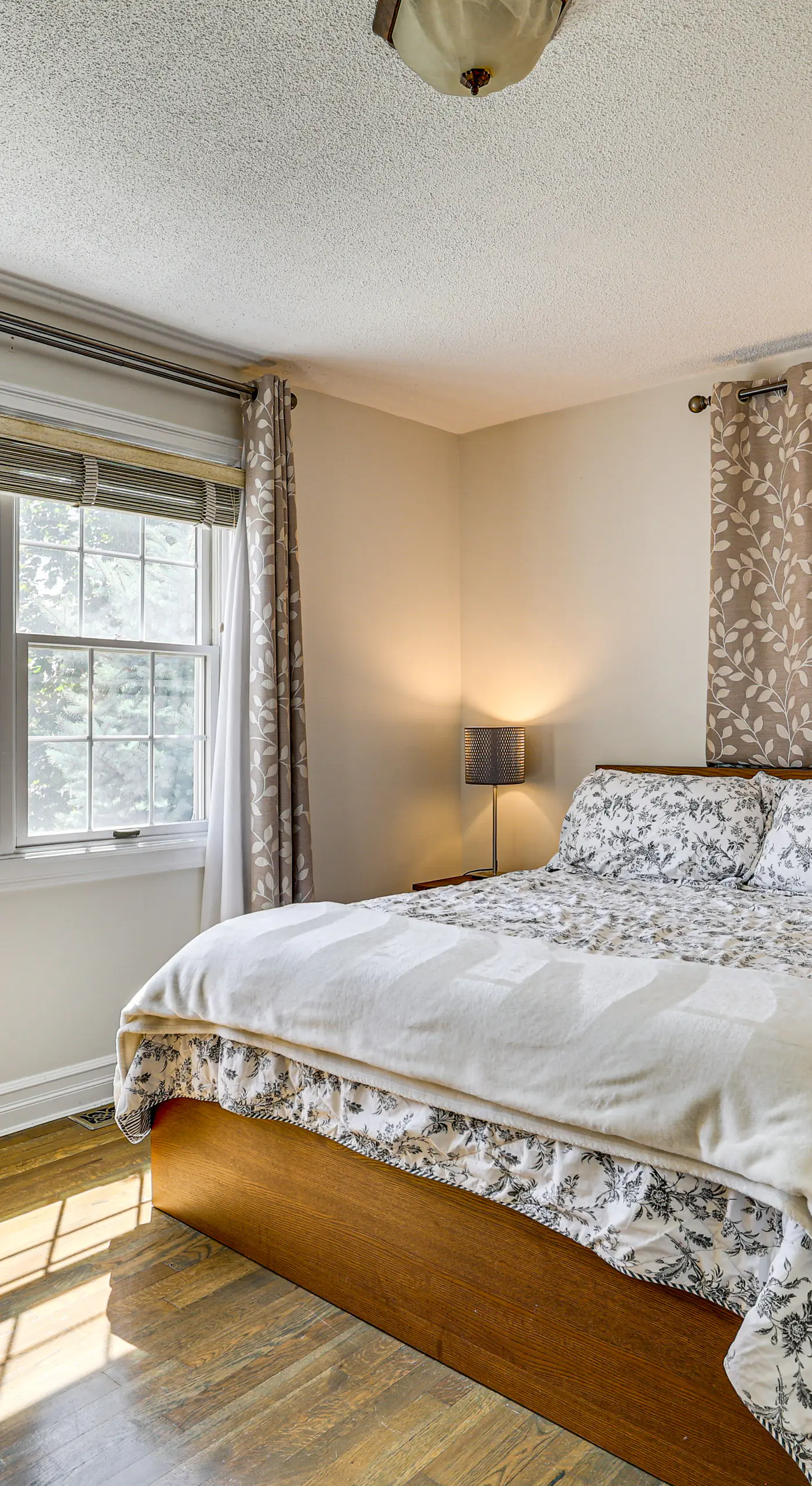 Near Yale & Lighthouse Point Beach: Home w/ Pool!