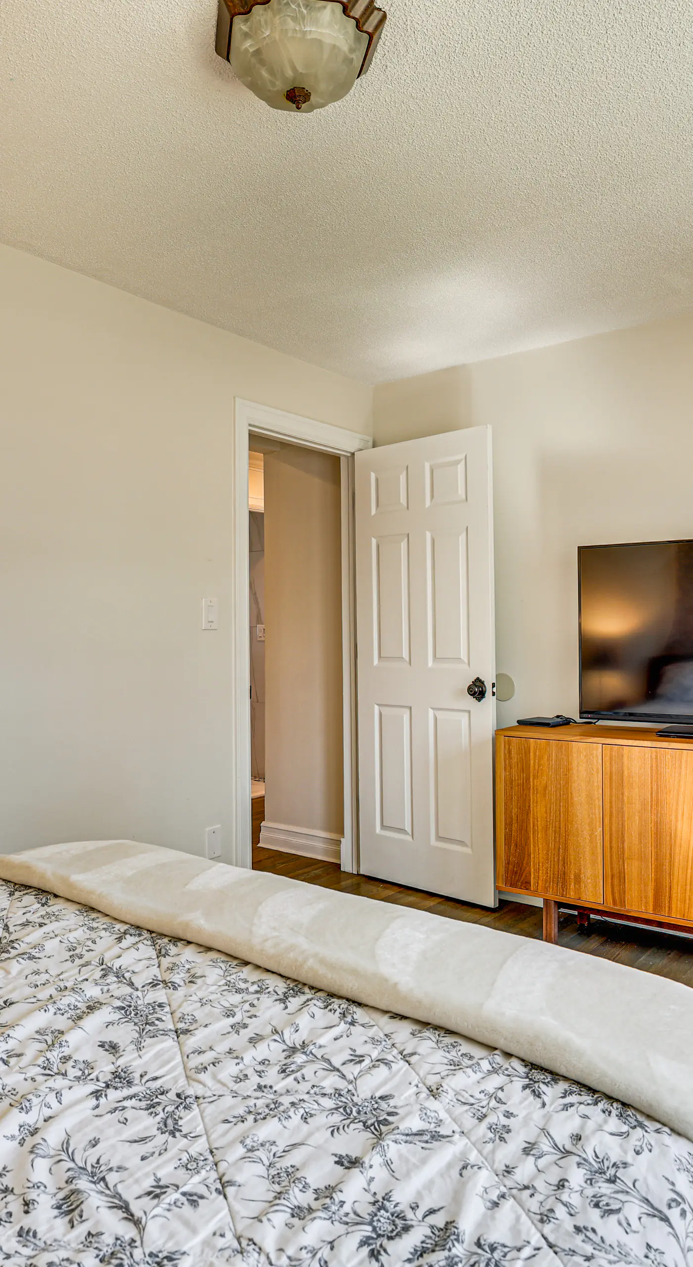 Near Yale & Lighthouse Point Beach: Home w/ Pool!