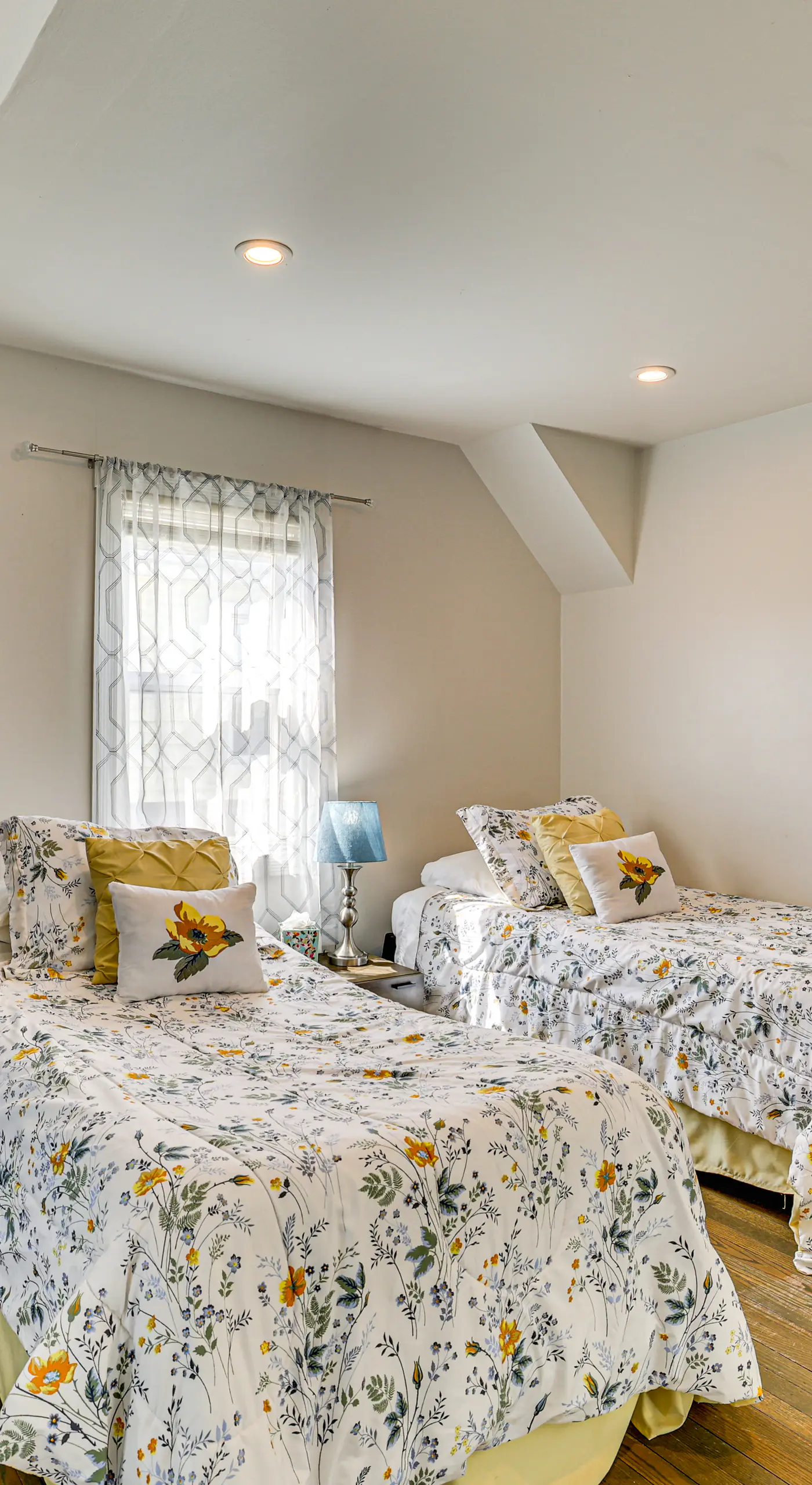 Near Yale & Lighthouse Point Beach: Home w/ Pool!