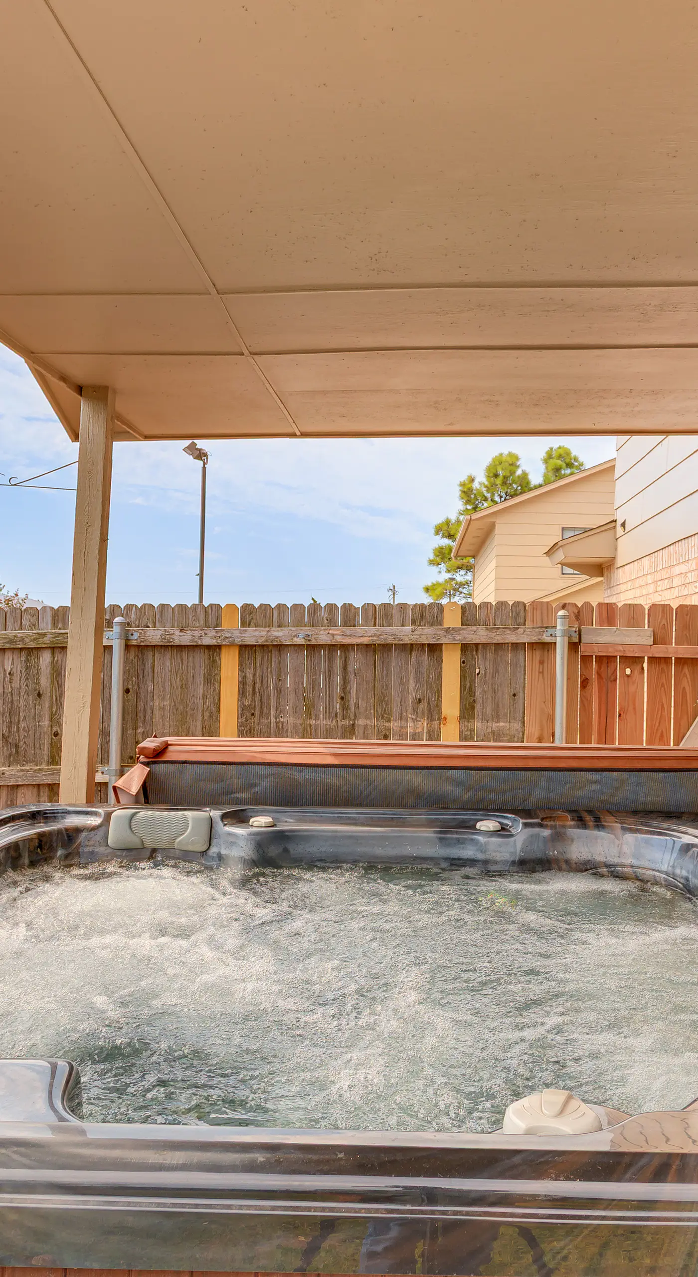 South OKC Home w/ Hot Tub-Game Room: 18 Mi to OU!