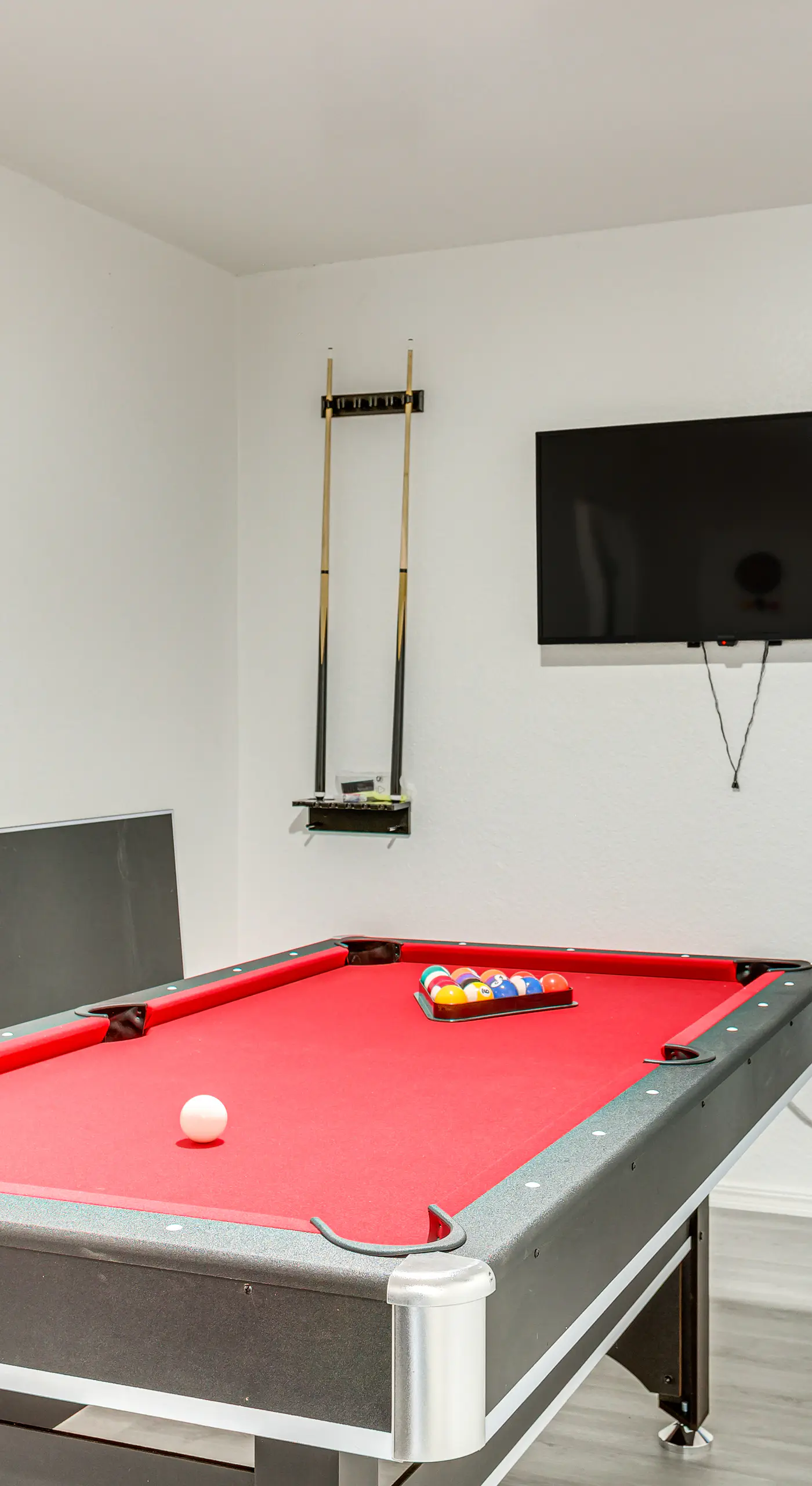 South OKC Home w/ Hot Tub-Game Room: 18 Mi to OU!