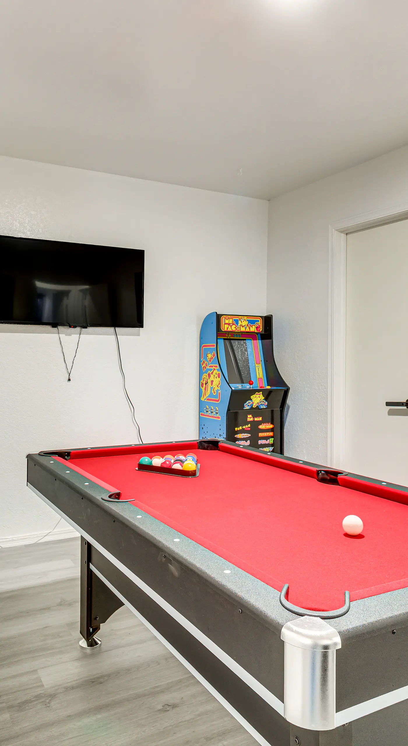 South OKC Home w/ Hot Tub-Game Room: 18 Mi to OU!