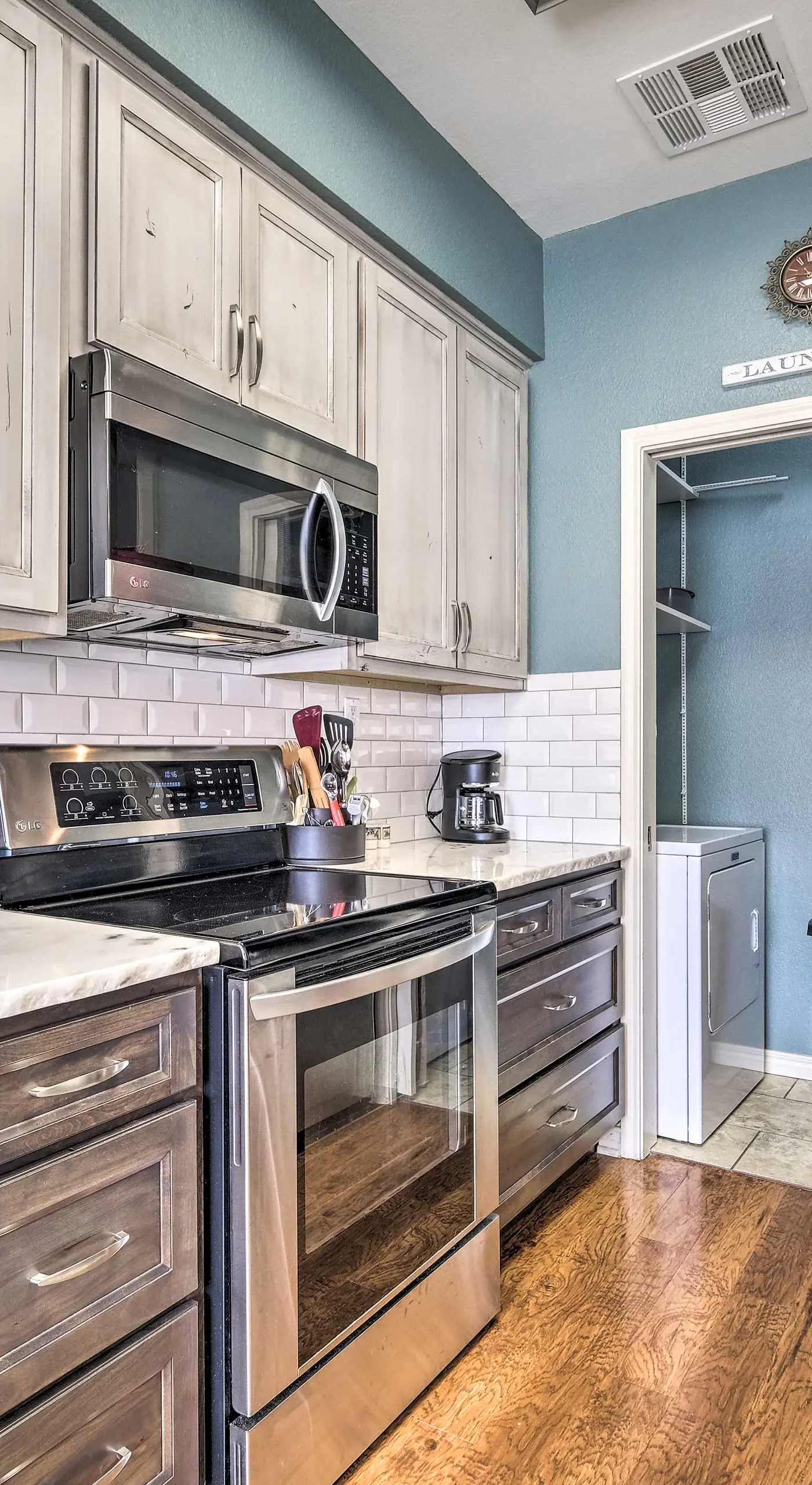 Walk to Lake + Pool Access! Family Gem in Afton