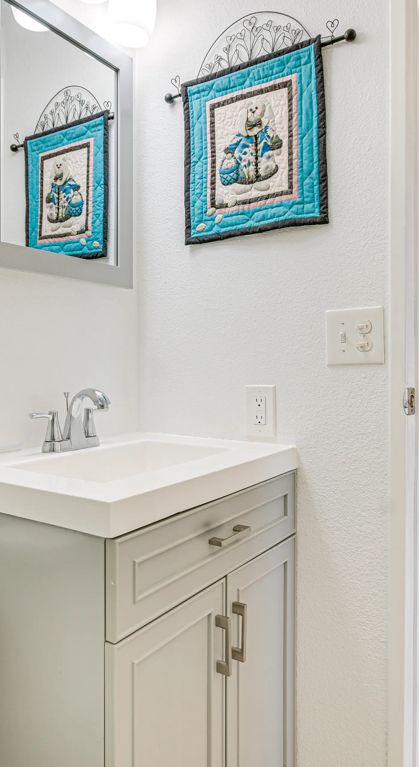 Steps to Beach: Lake Havasu City Home w/ Grill!