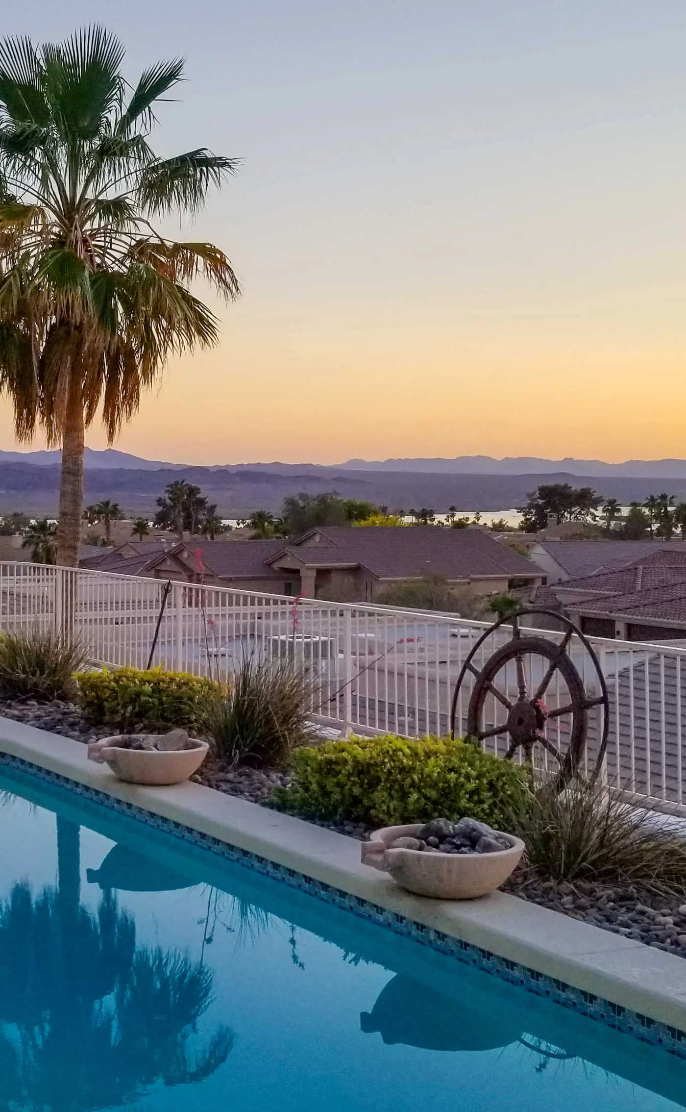 Sunny Snowbird's Retreat w/ Lake Havasu Views!