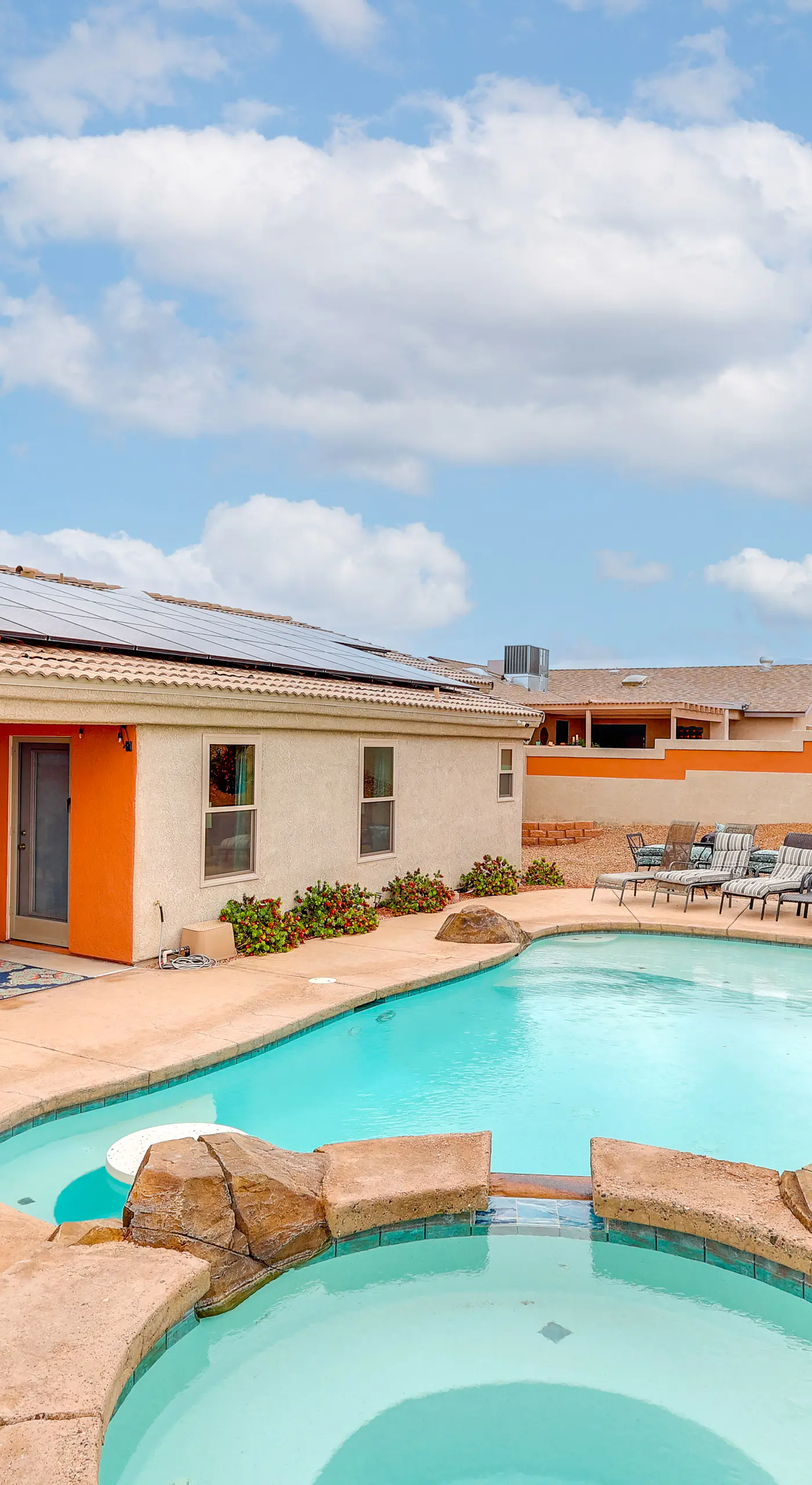 3 Mi to Lake Havasu! Retreat w/ Poolside Oasis