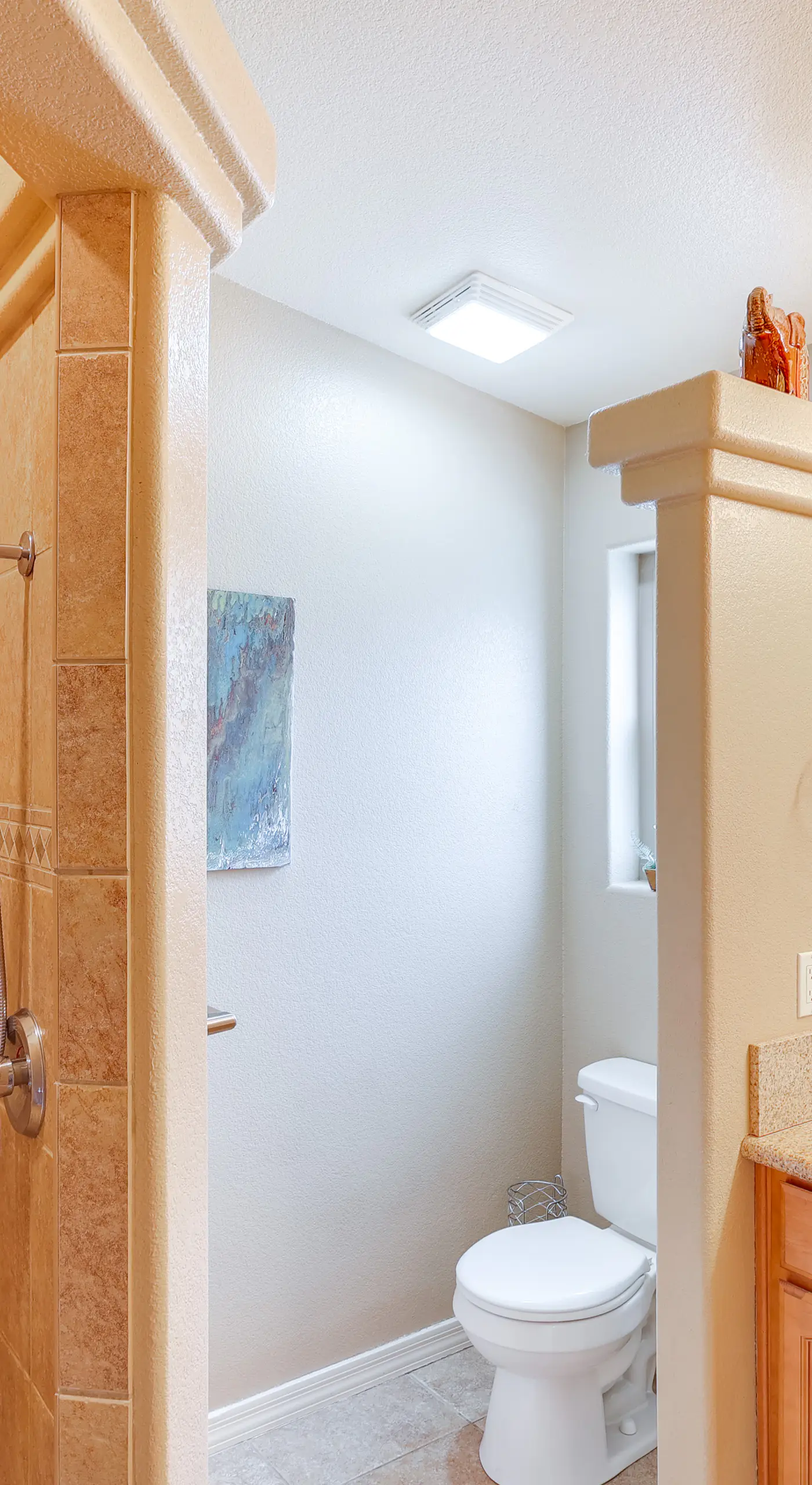 3 Mi to Lake Havasu! Retreat w/ Poolside Oasis