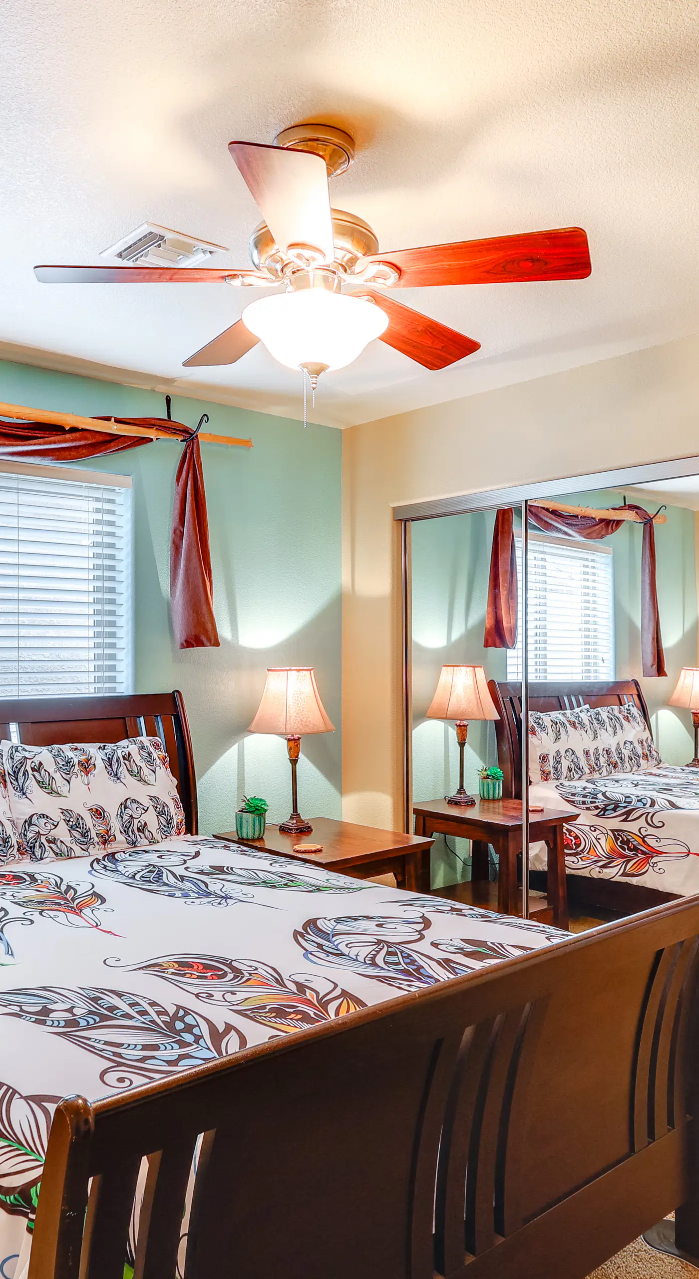 3 Mi to Lake Havasu! Retreat w/ Poolside Oasis