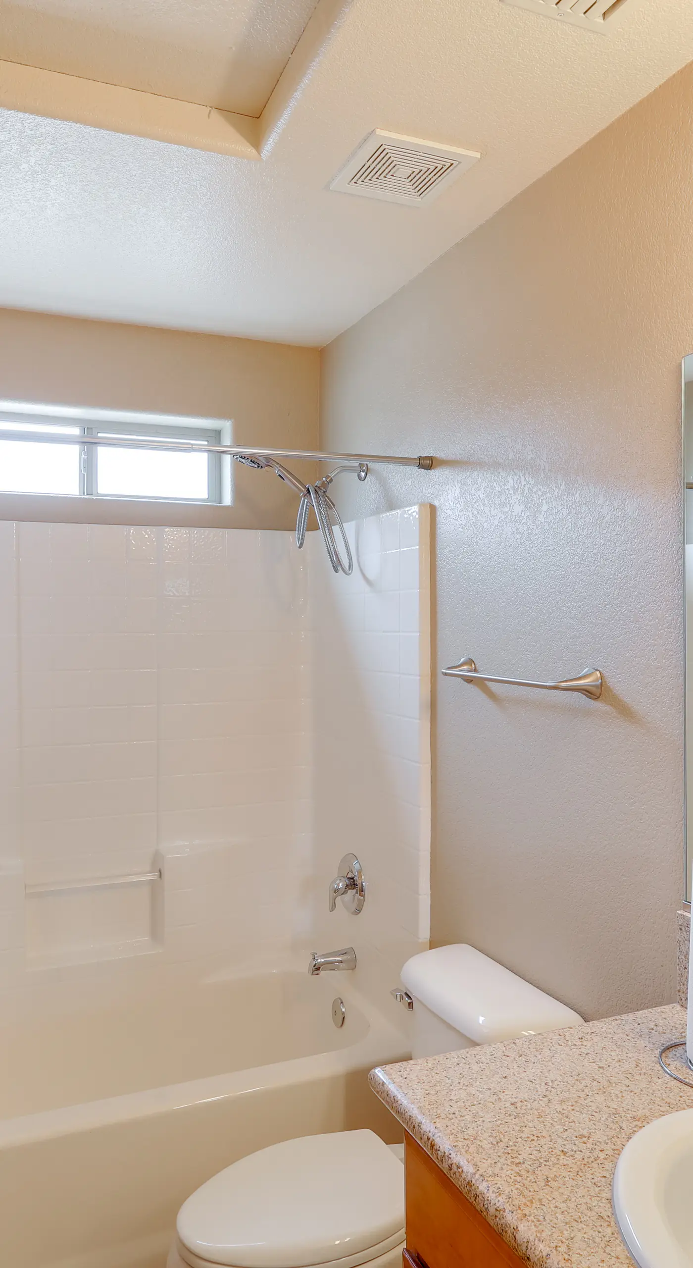 3 Mi to Lake Havasu! Retreat w/ Poolside Oasis