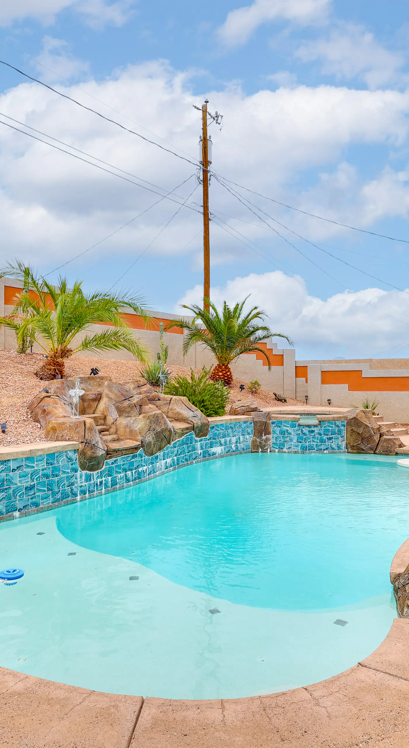 3 Mi to Lake Havasu! Retreat w/ Poolside Oasis
