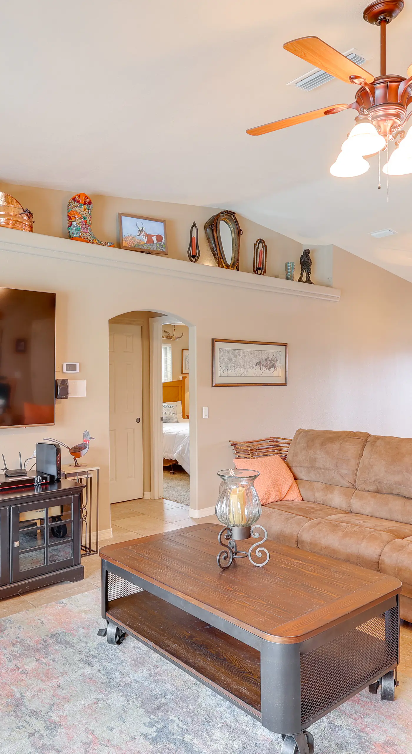 3 Mi to Lake Havasu! Retreat w/ Poolside Oasis