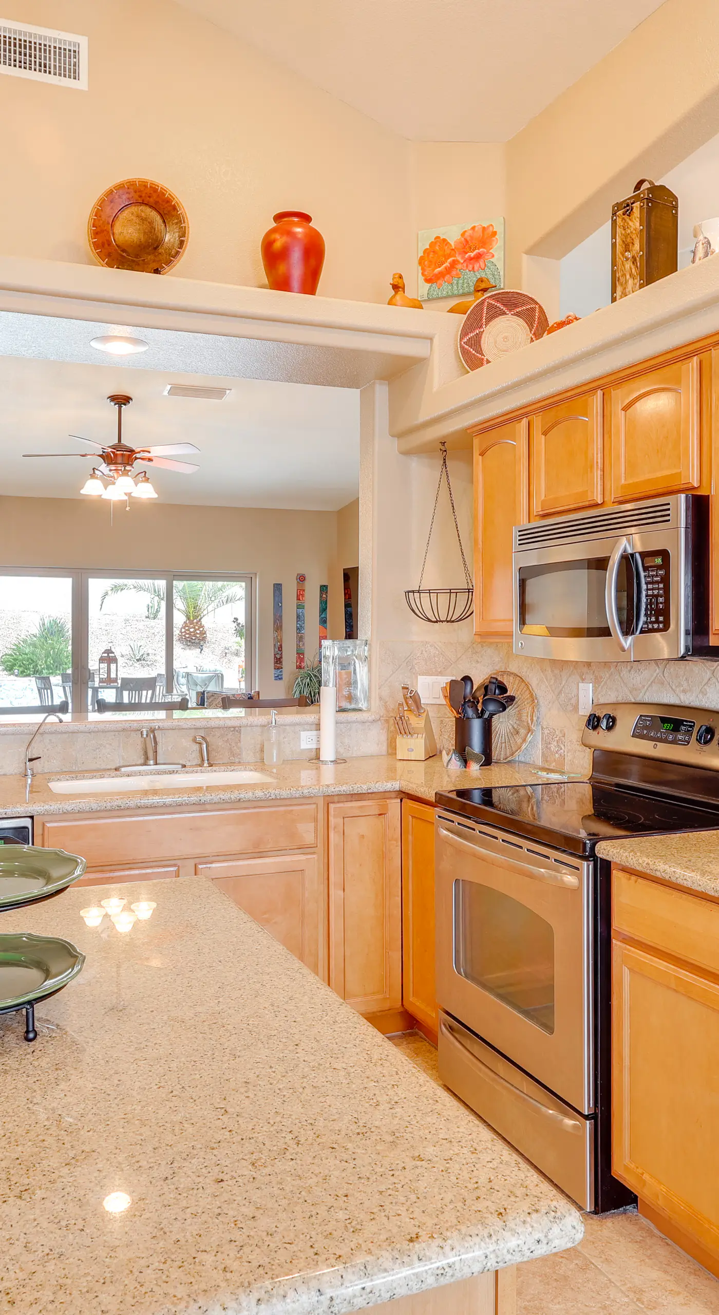 3 Mi to Lake Havasu! Retreat w/ Poolside Oasis