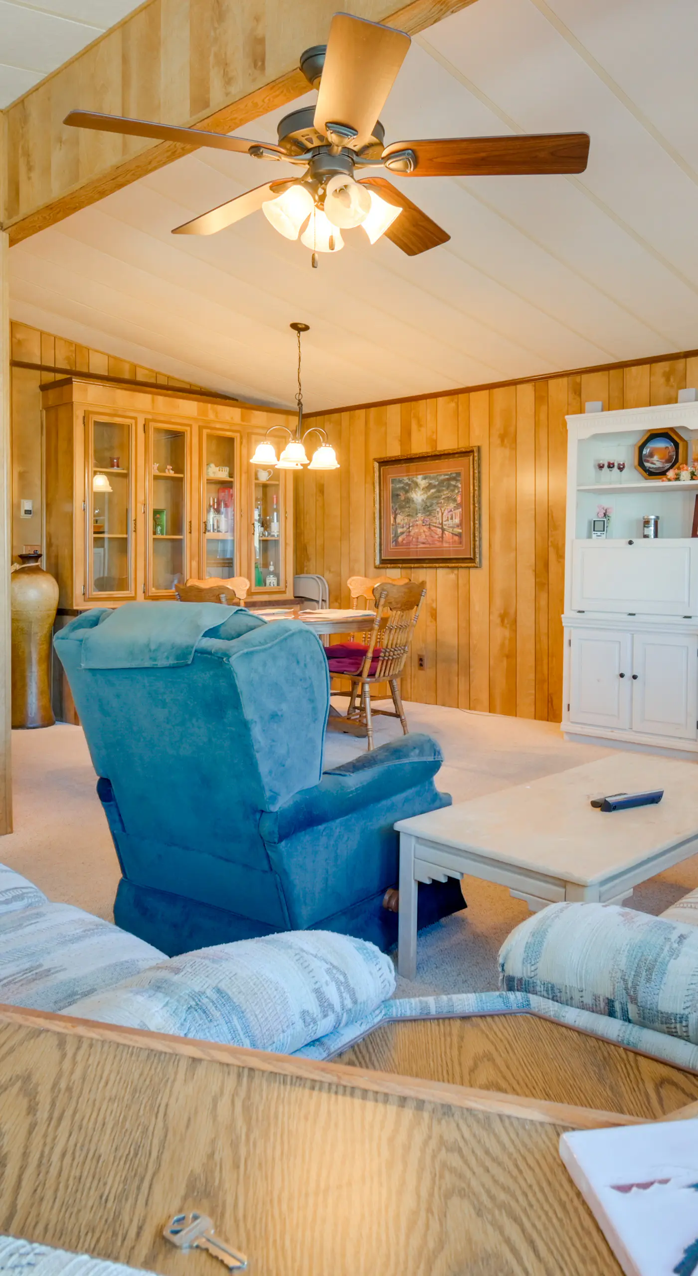 2 Mi to Lake Havasu: Pet-Friendly Home w/ Grill!